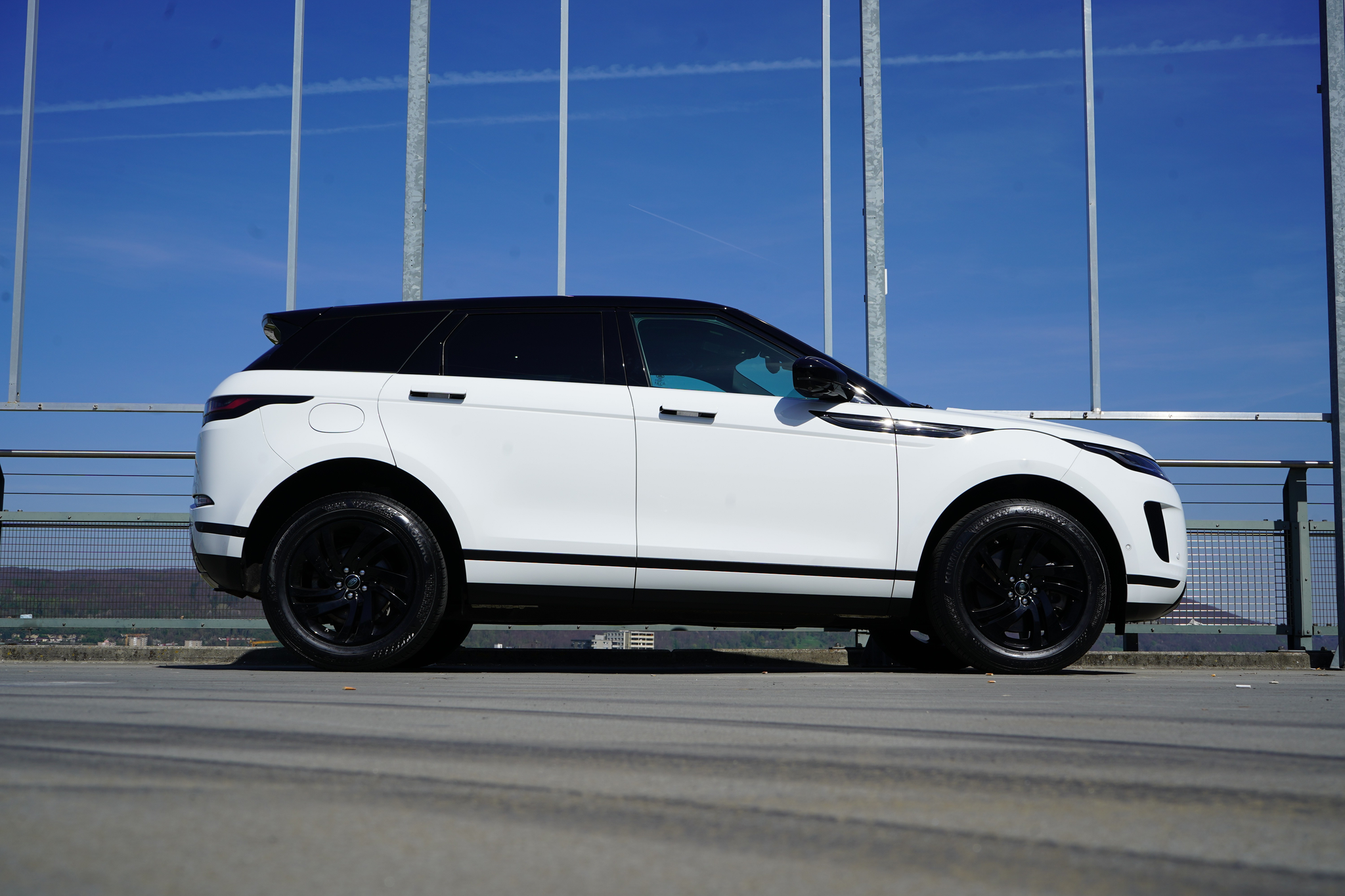 listing desktop thumbnail image 2