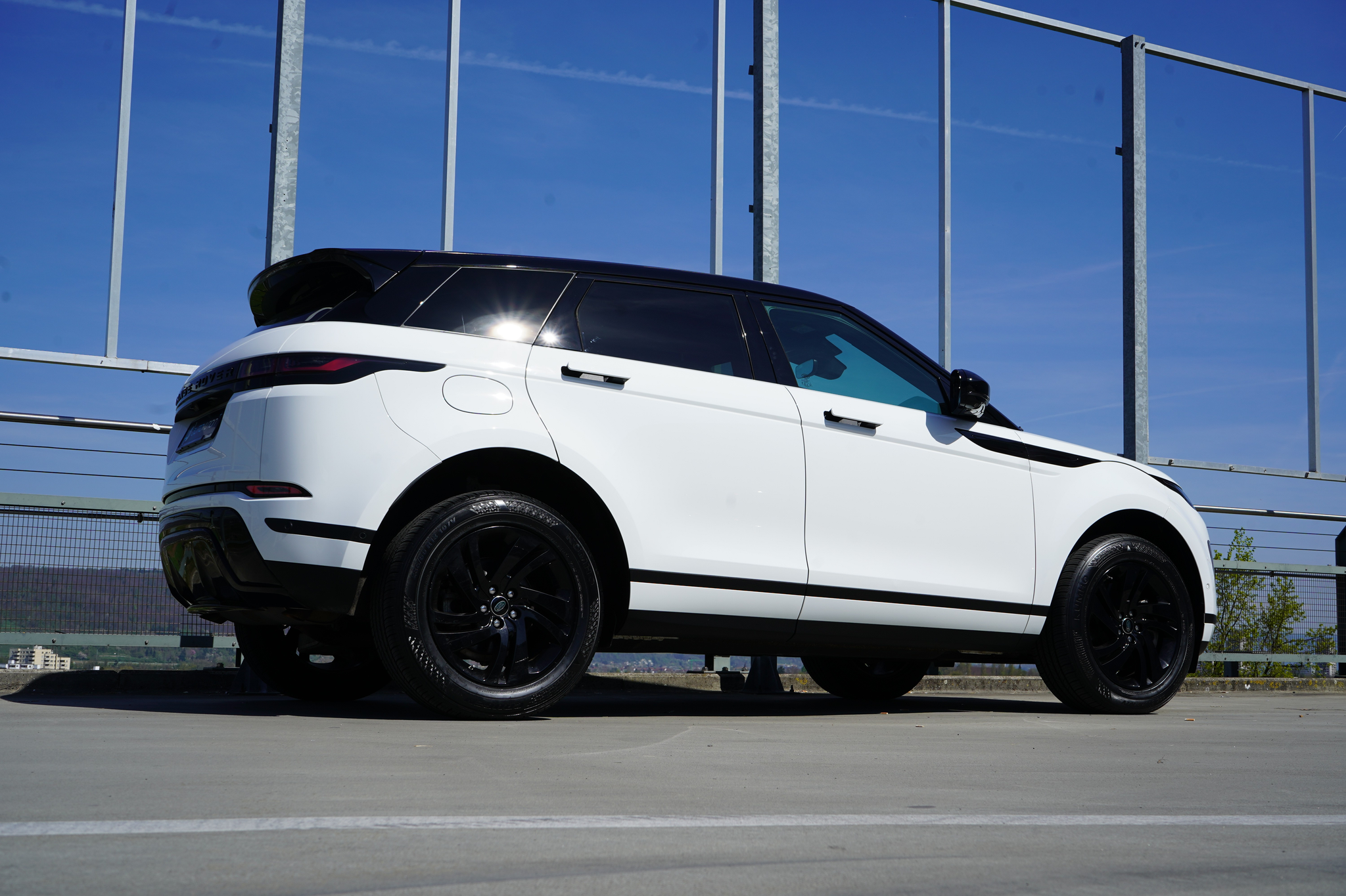 listing desktop thumbnail image 7