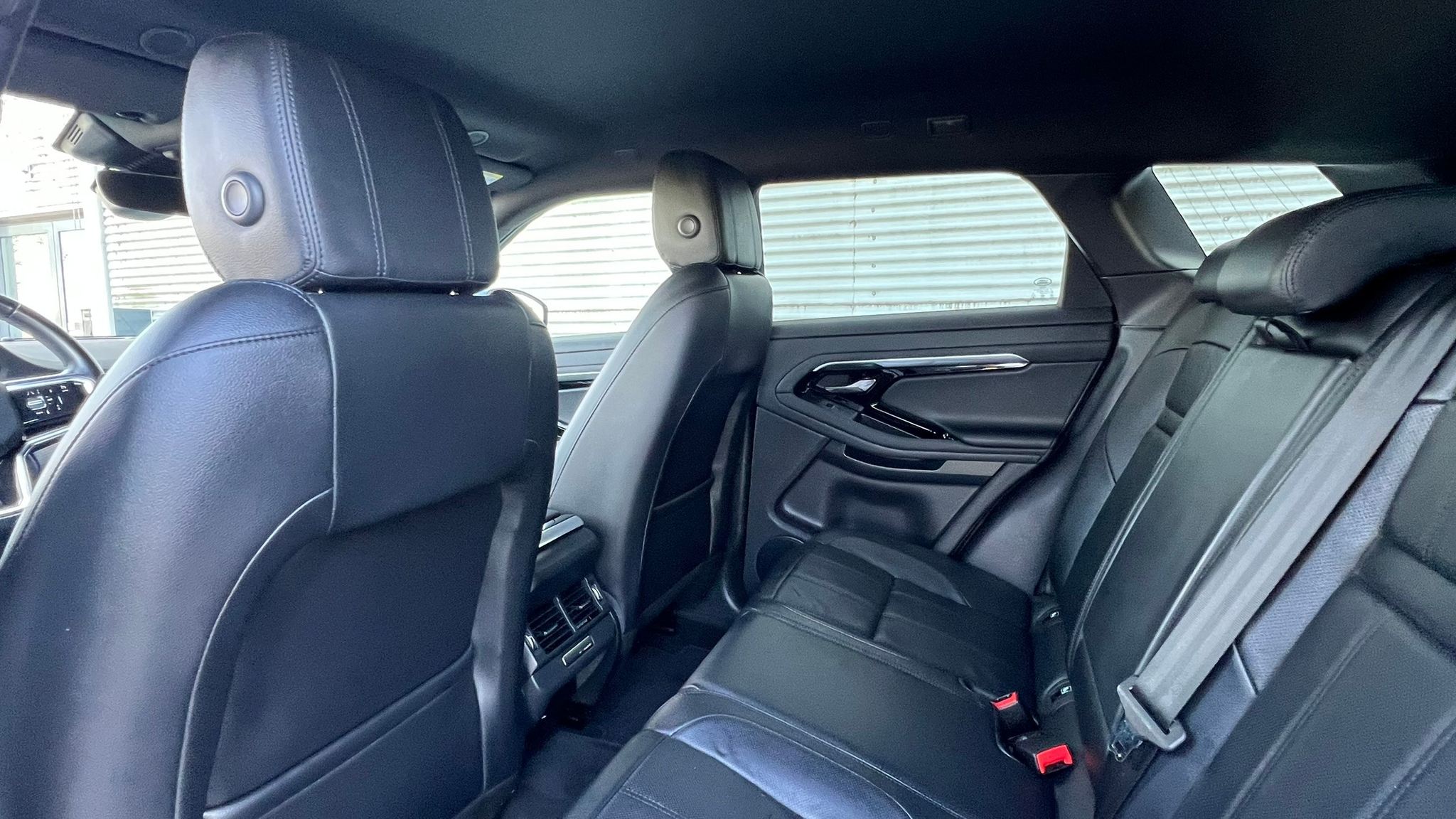 listing desktop thumbnail image 27