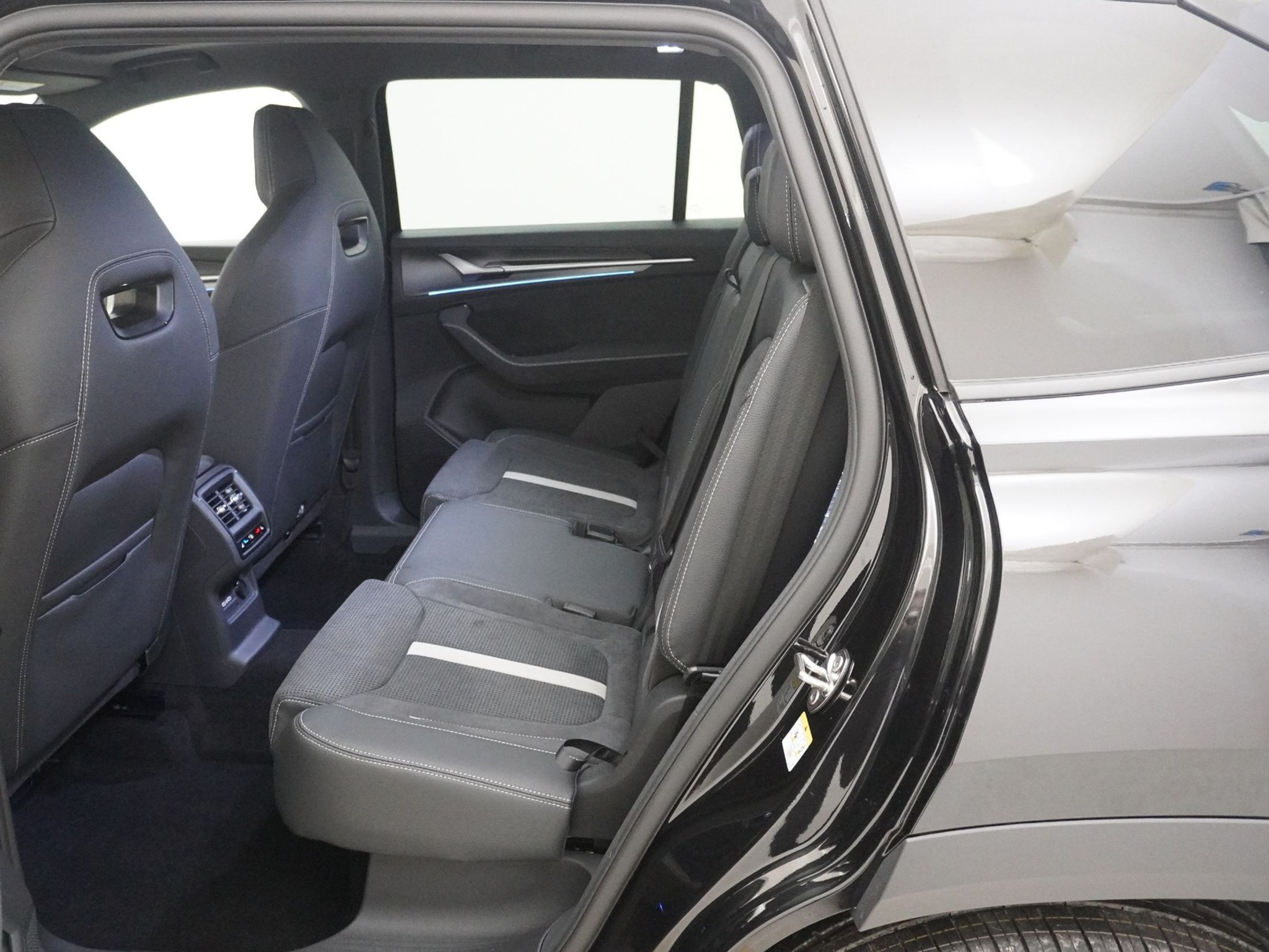 listing desktop thumbnail image 8