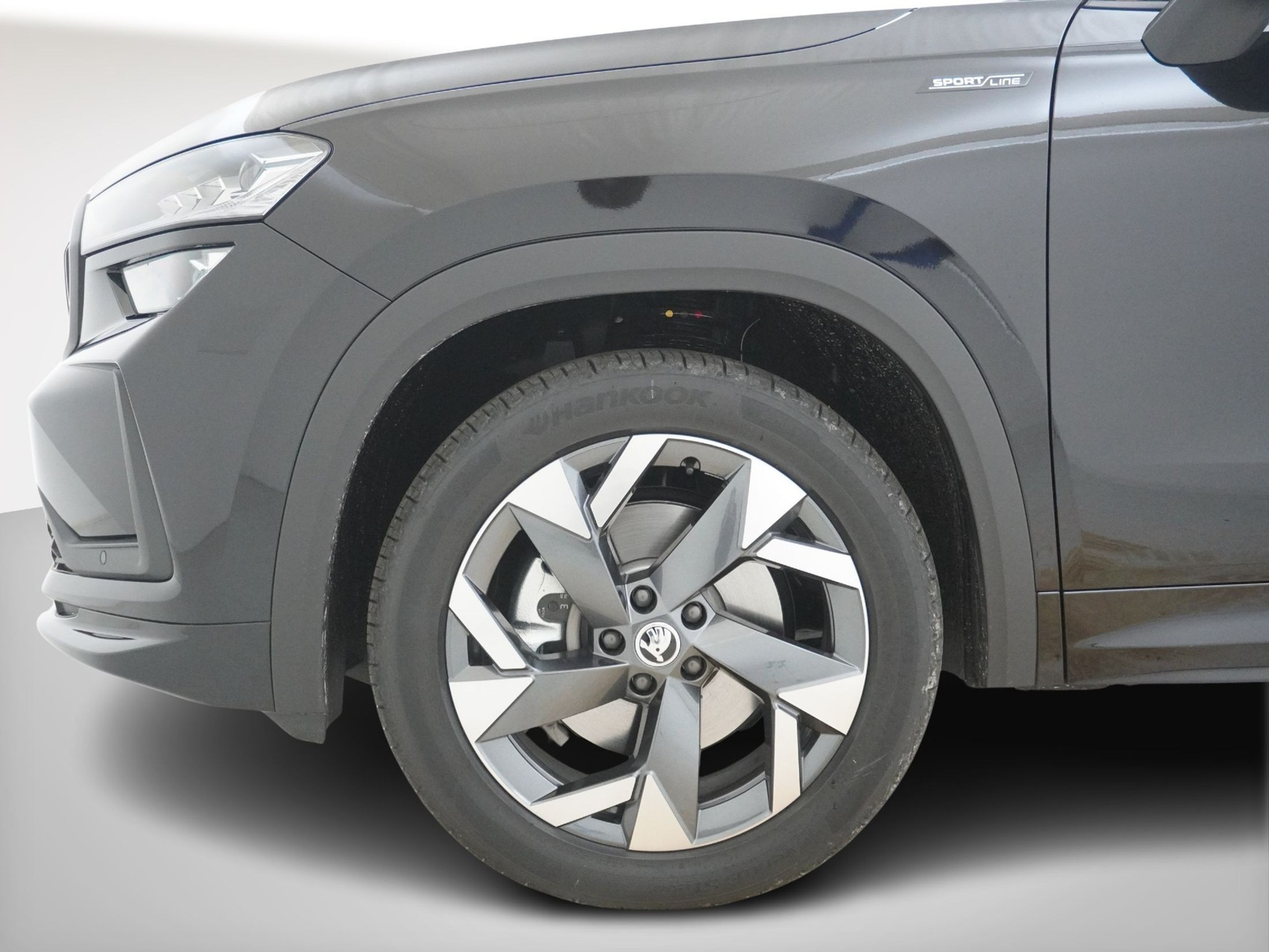 listing desktop thumbnail image 3