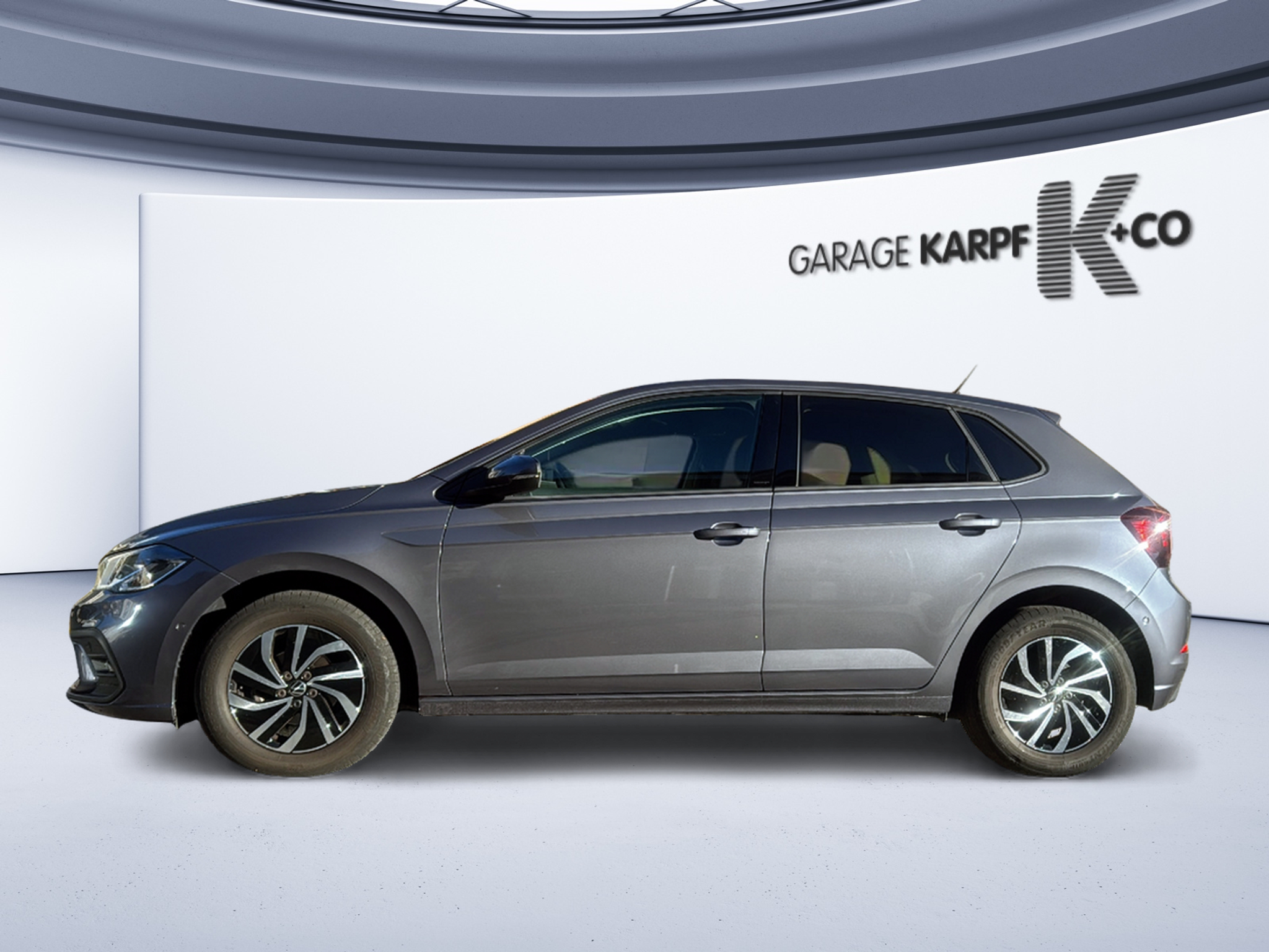 listing desktop thumbnail image 1