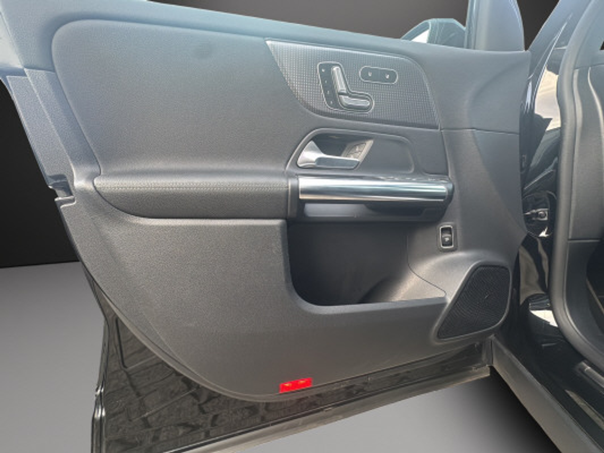 listing desktop thumbnail image 9