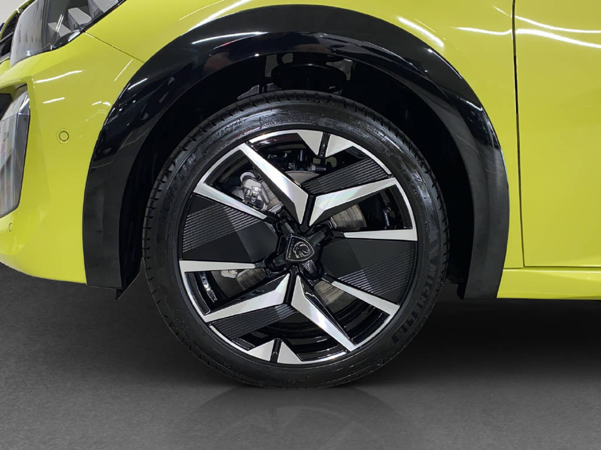 listing desktop thumbnail image 14