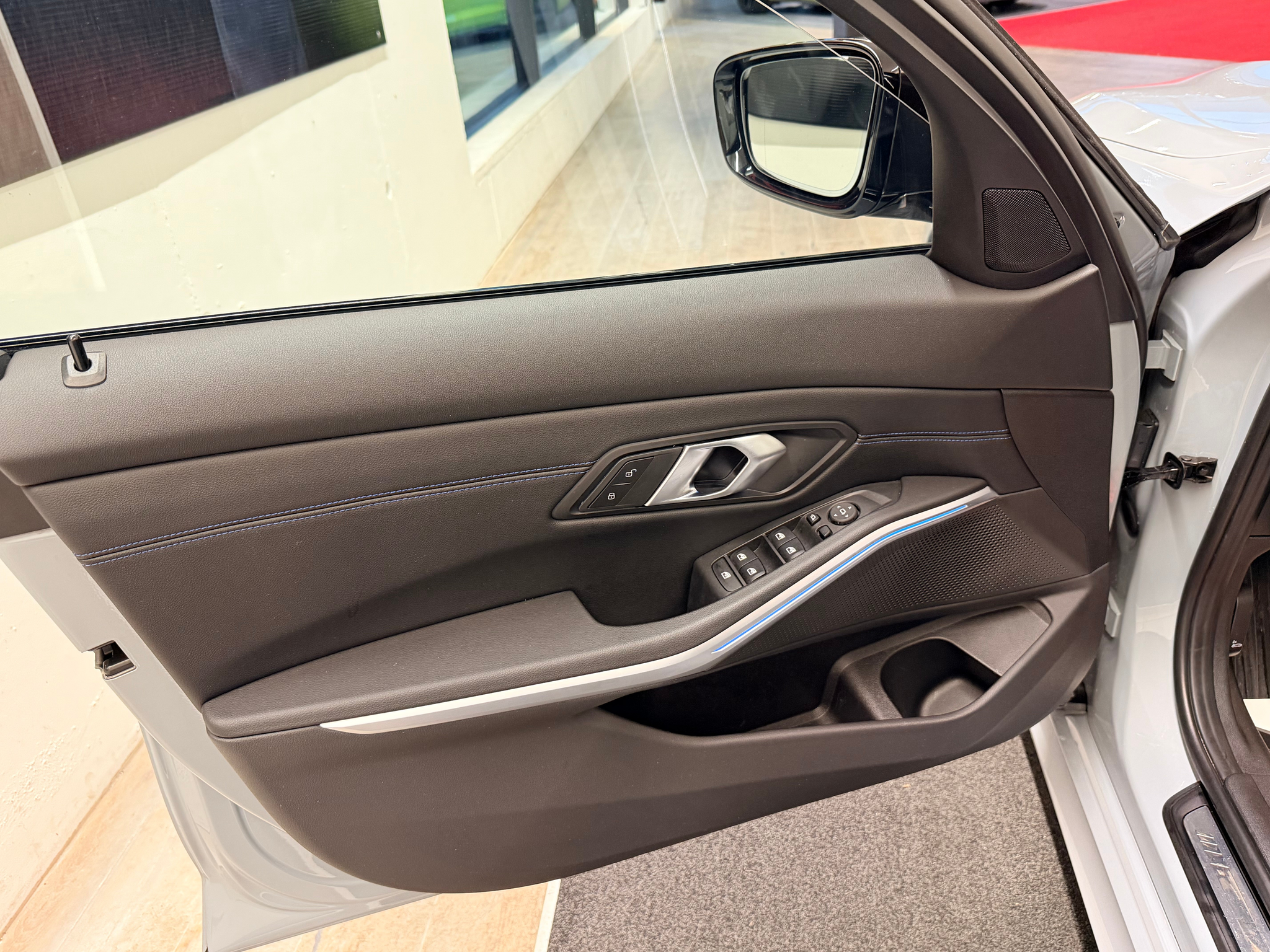 listing desktop thumbnail image 10