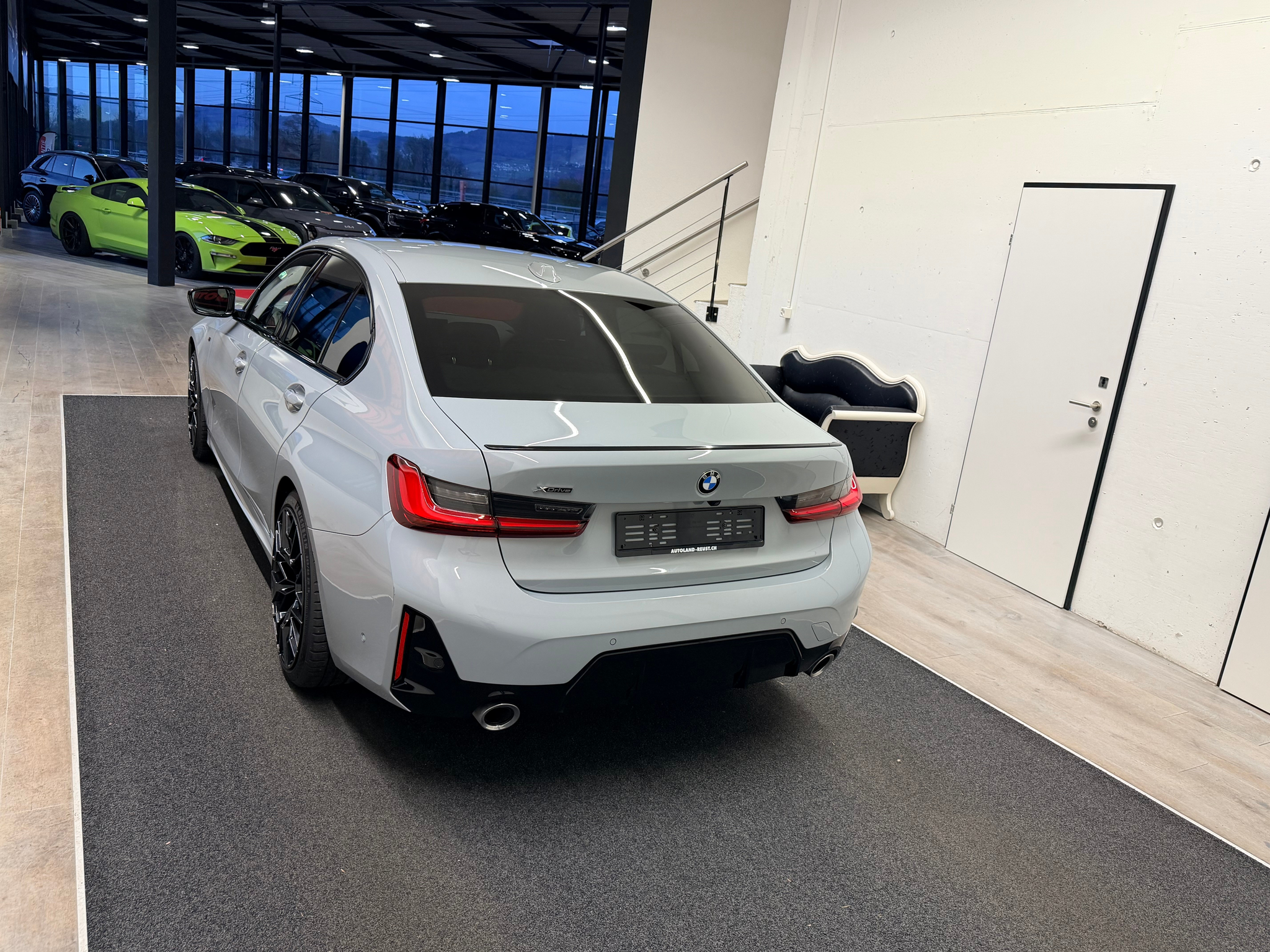 listing desktop thumbnail image 7