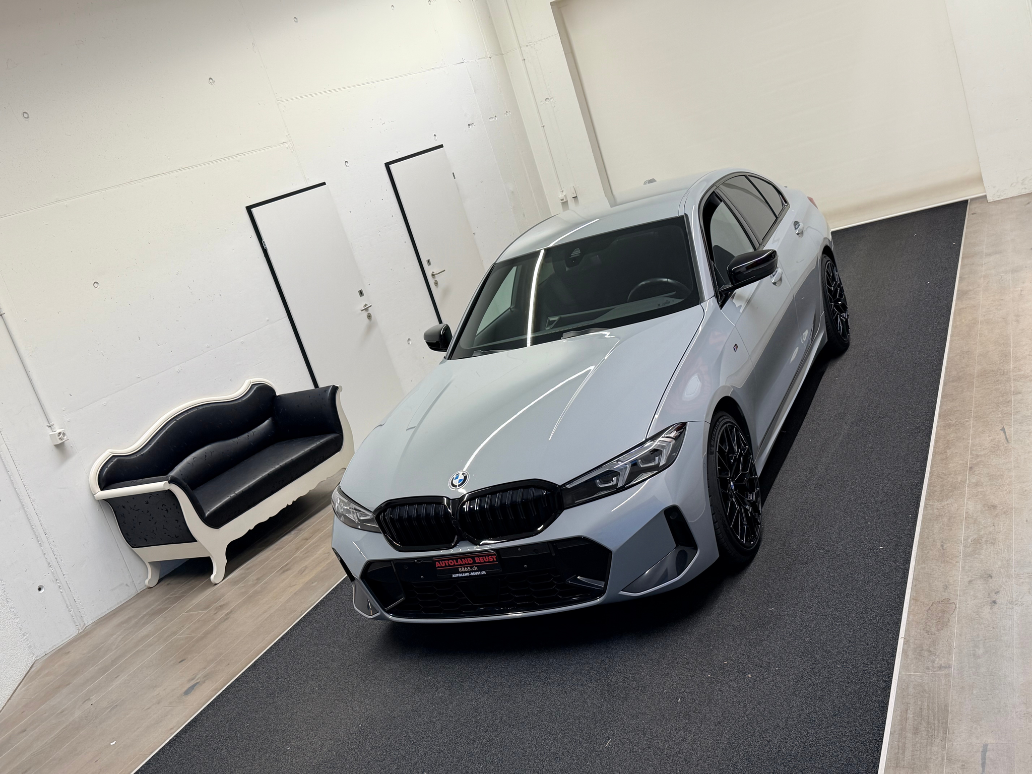 listing desktop thumbnail image 3