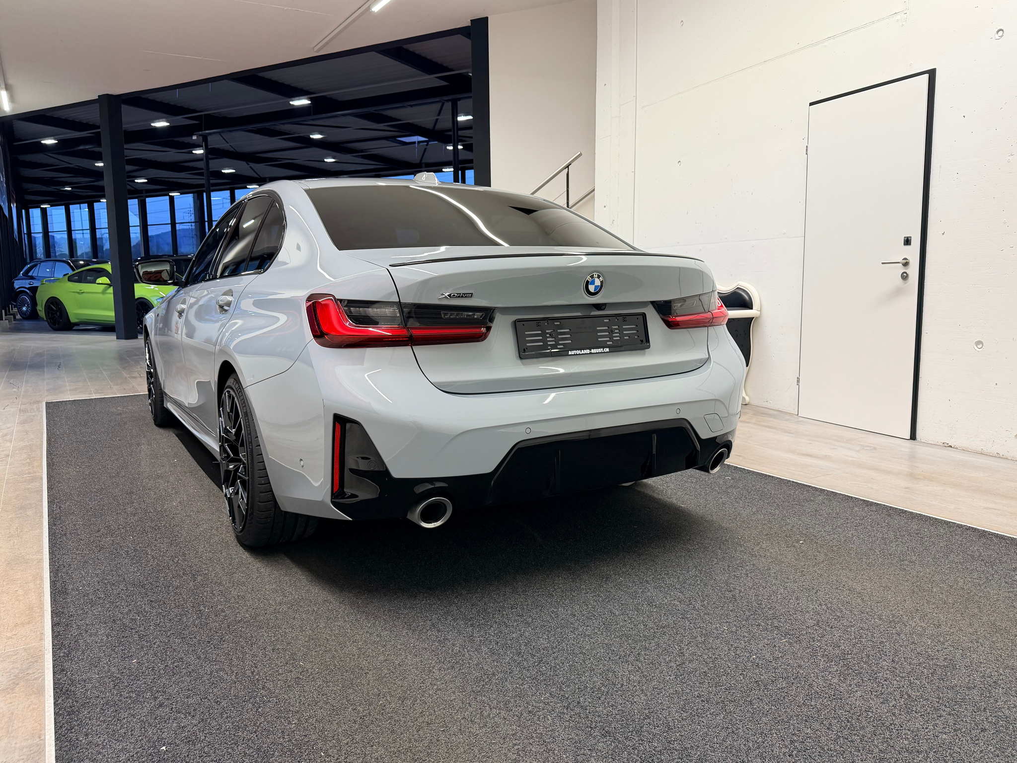 listing desktop thumbnail image 6