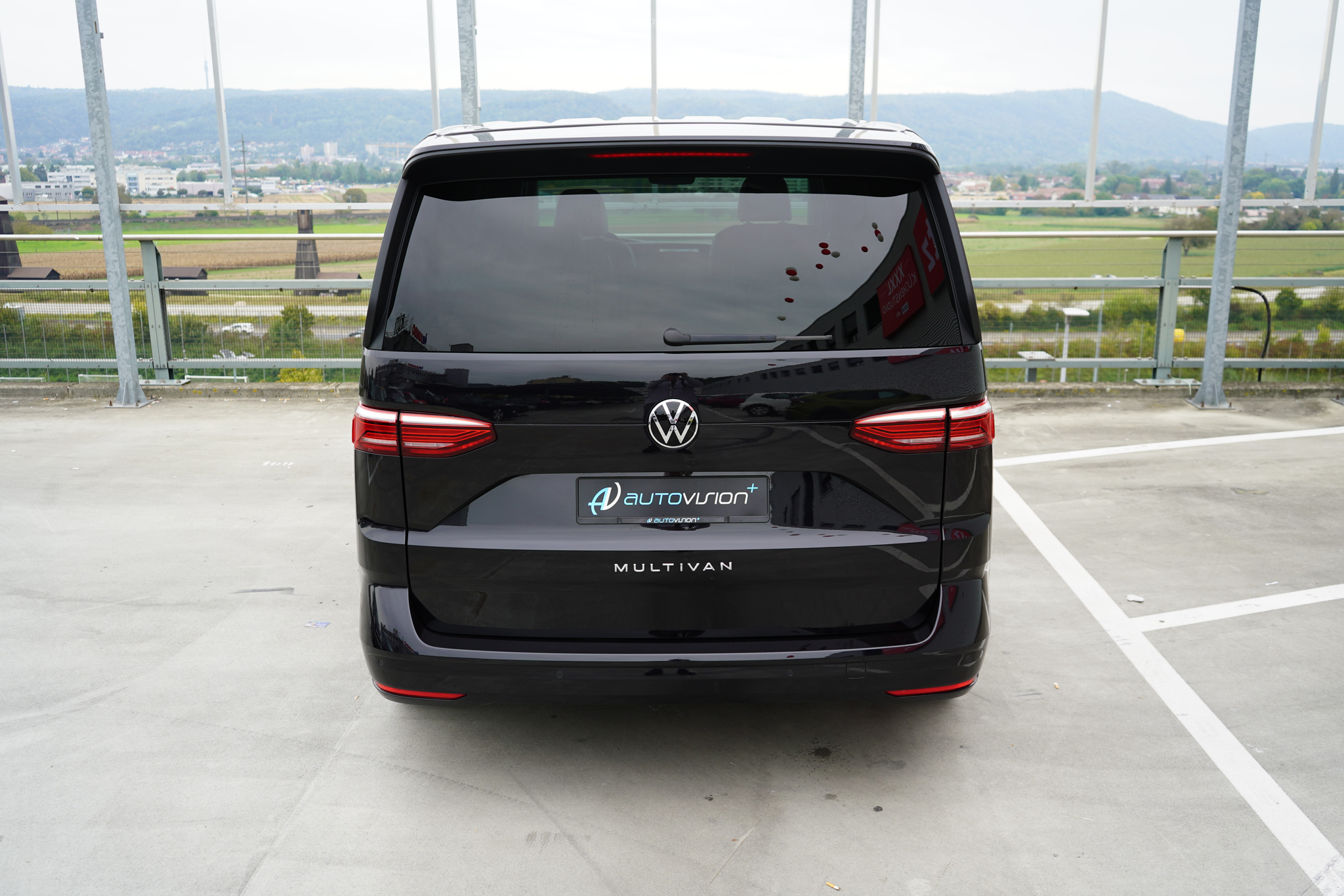 listing desktop thumbnail image 15