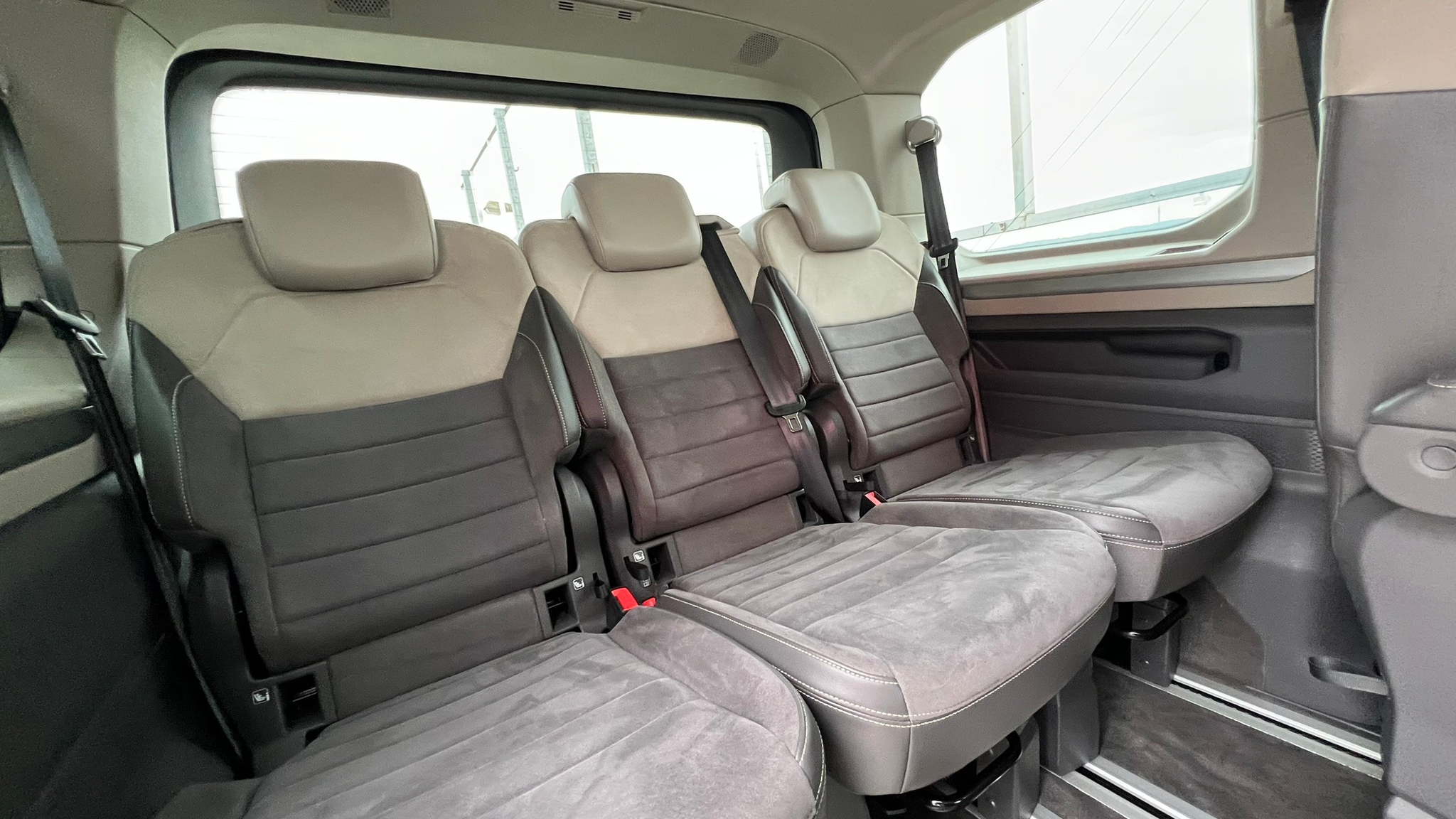 listing desktop thumbnail image 28