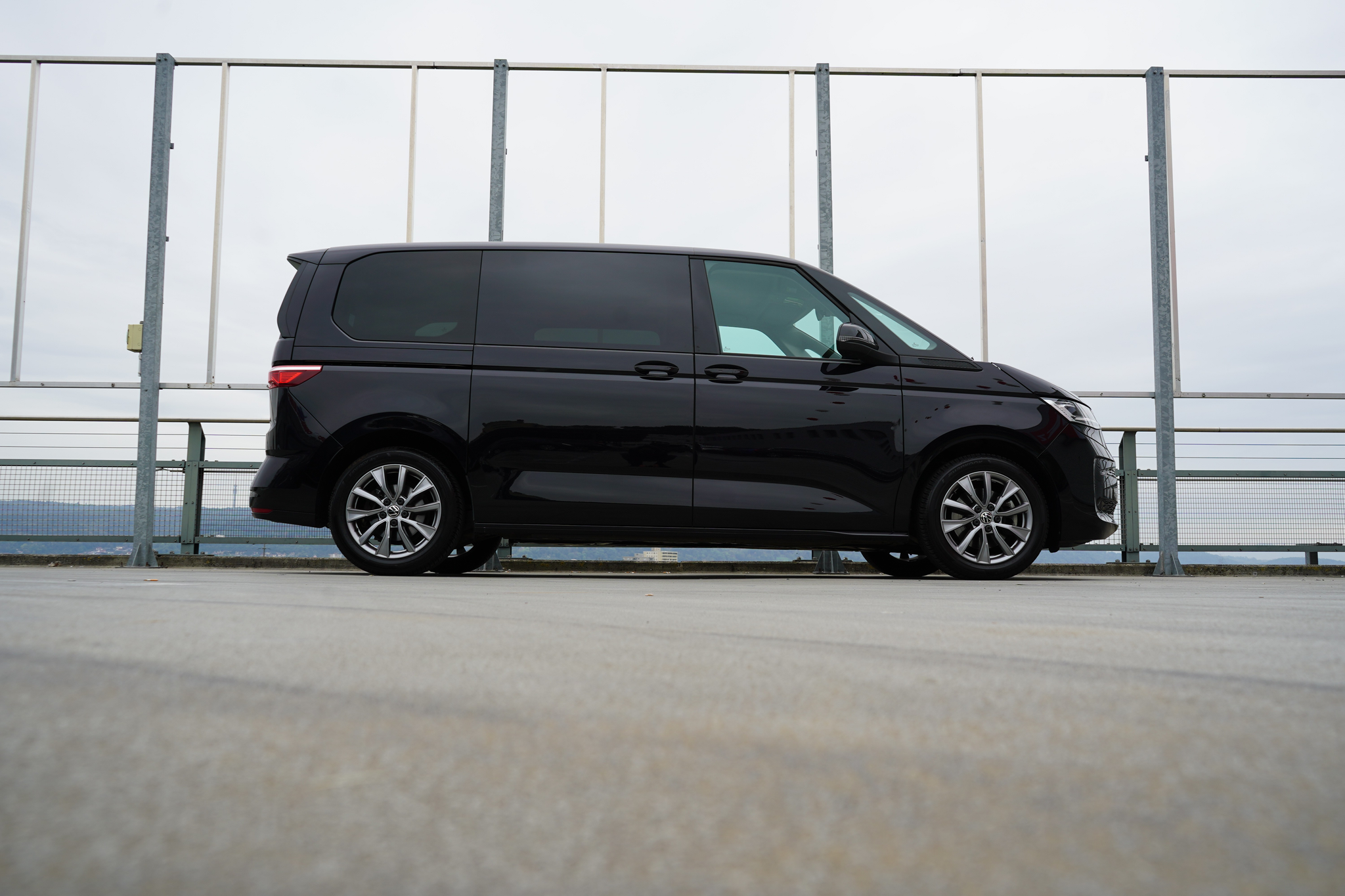 listing desktop thumbnail image 2