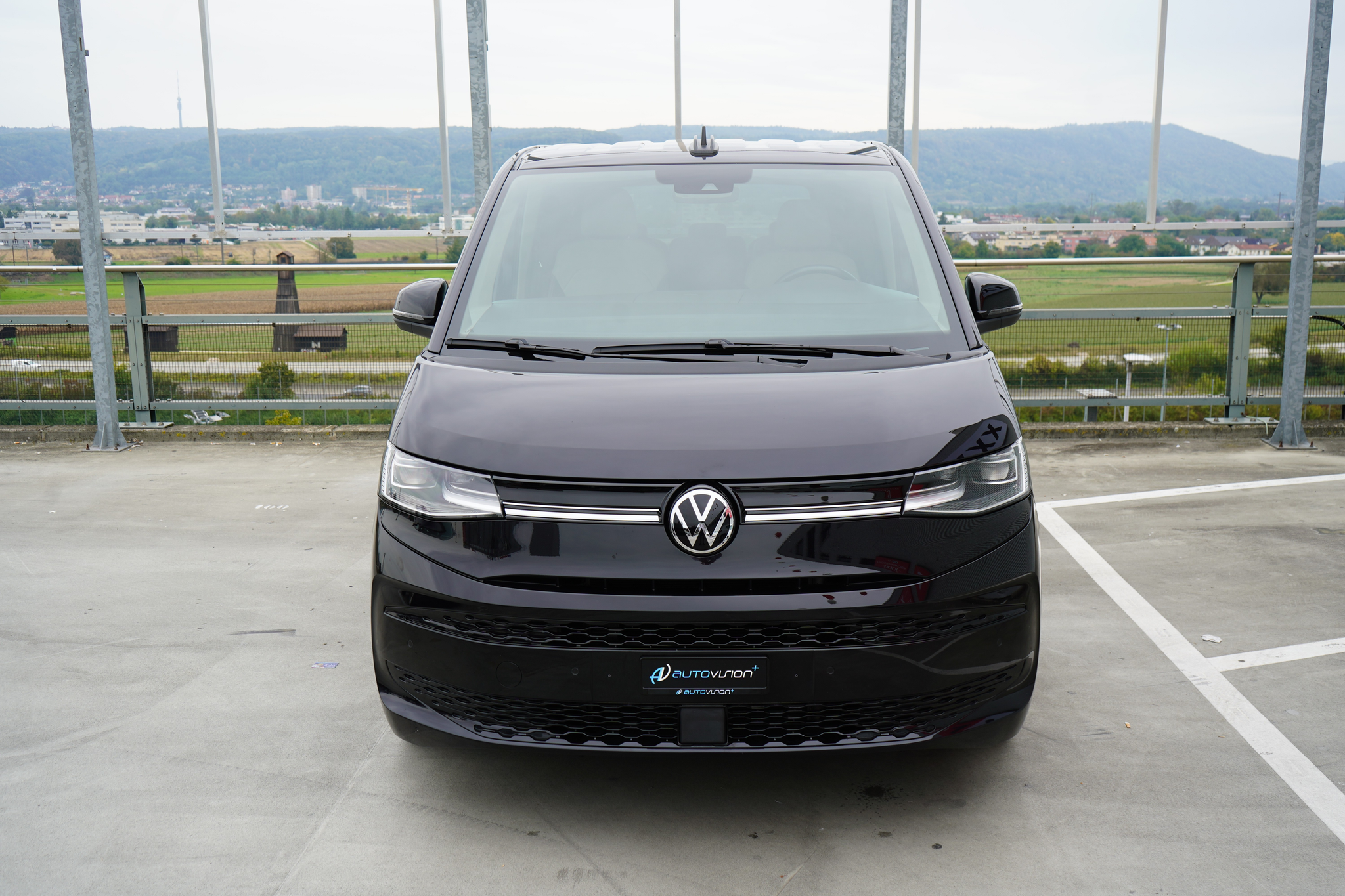 listing desktop thumbnail image 14