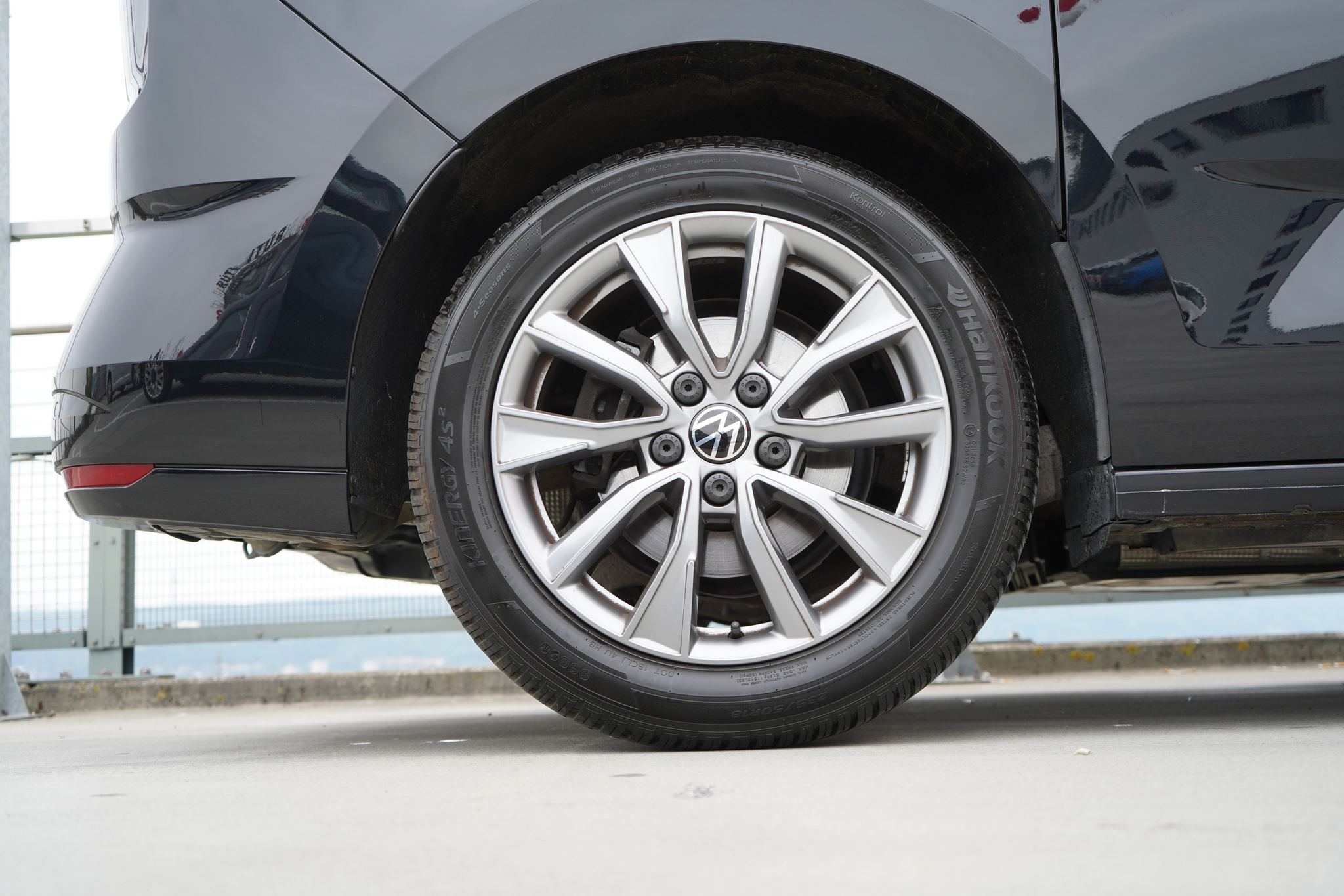 listing desktop thumbnail image 18