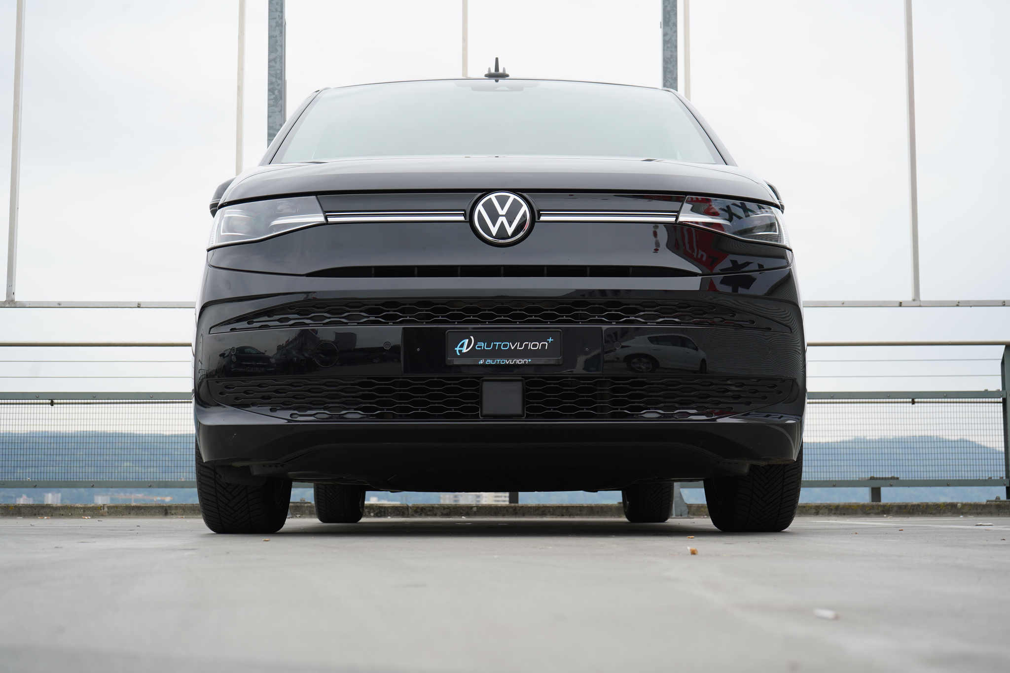 listing desktop thumbnail image 13