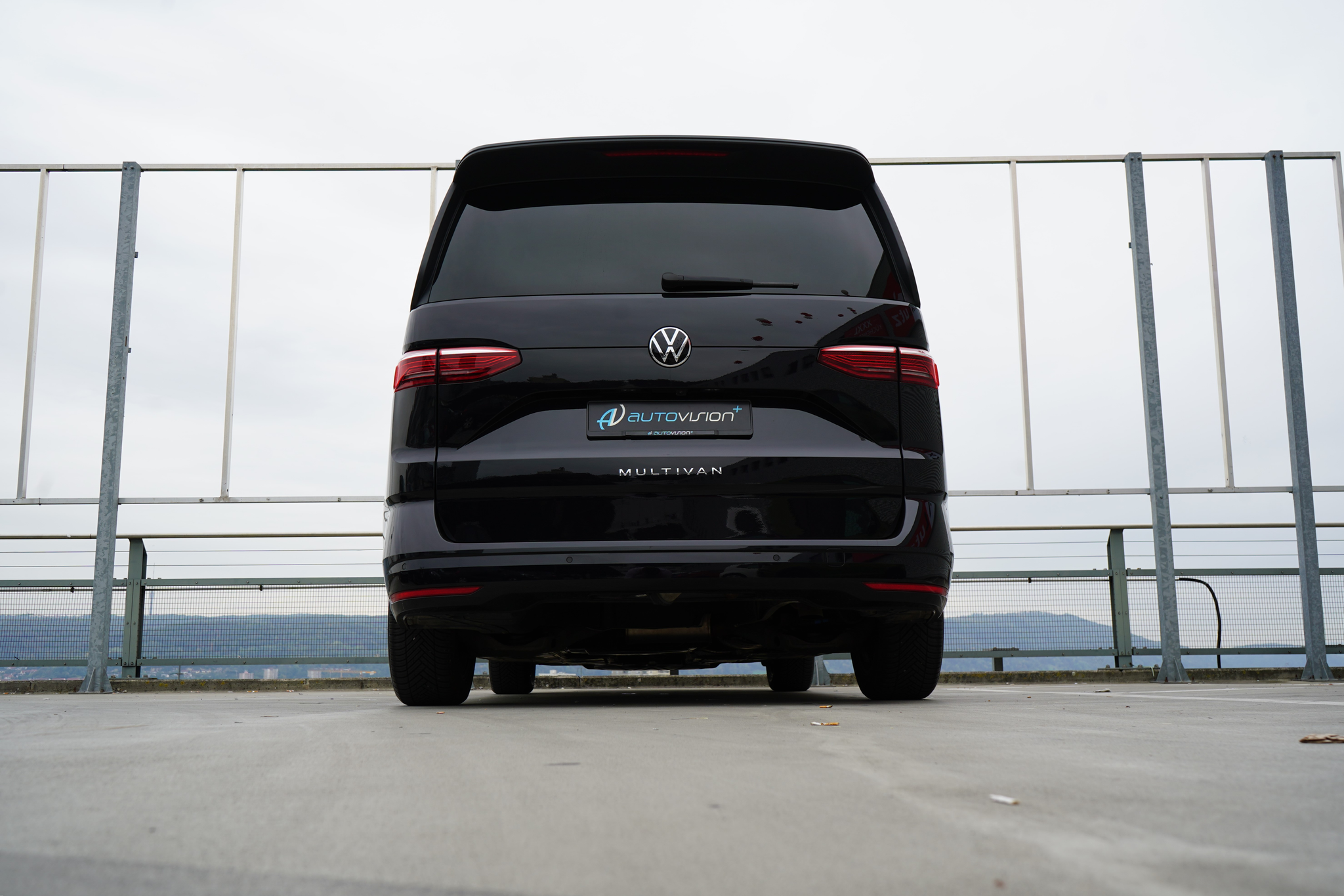 listing desktop thumbnail image 16