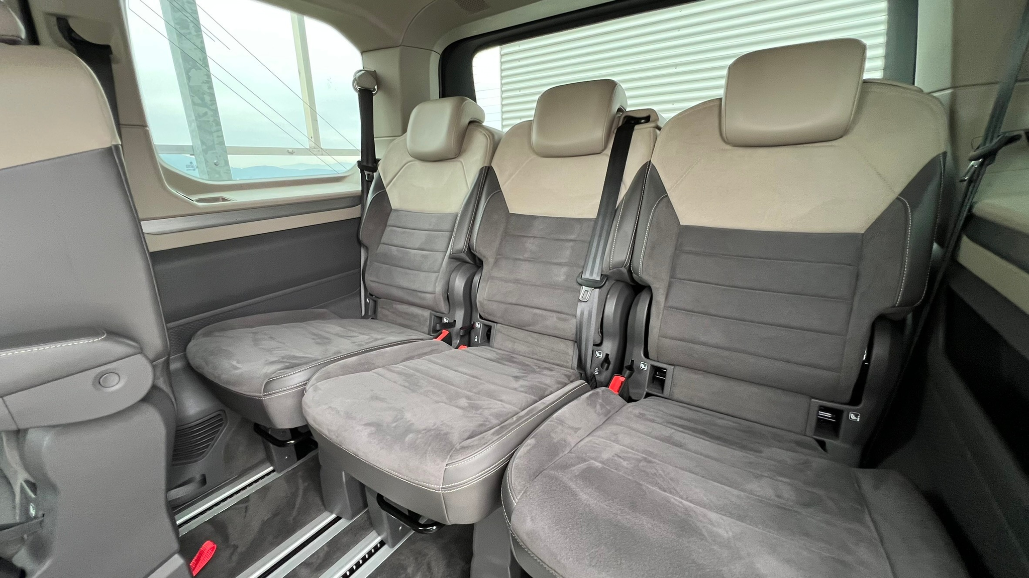 listing desktop thumbnail image 27