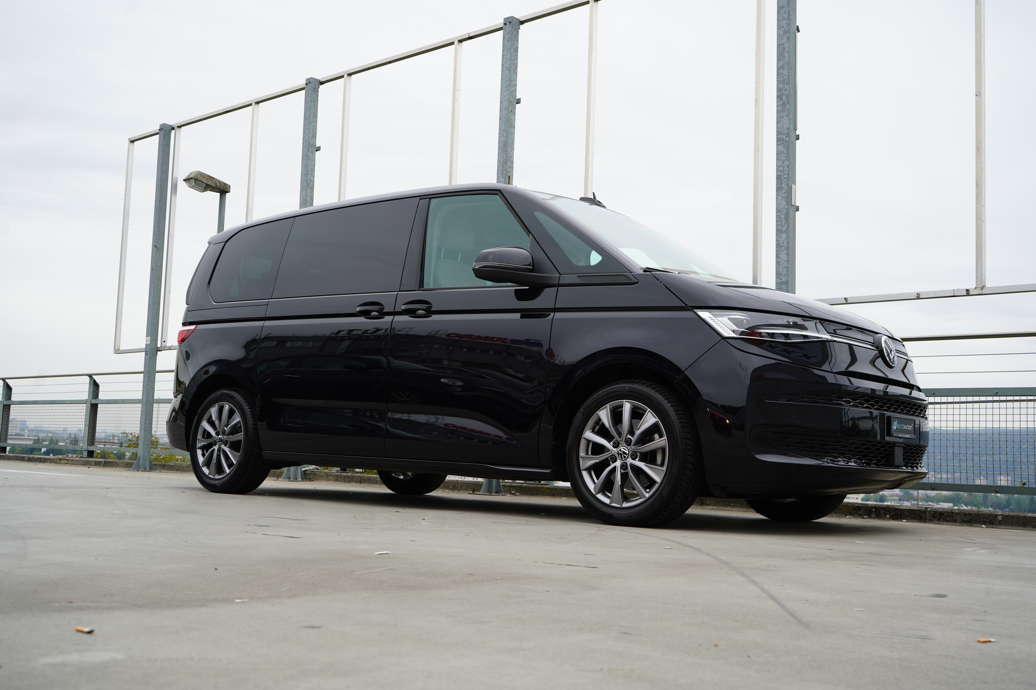 listing desktop thumbnail image 6