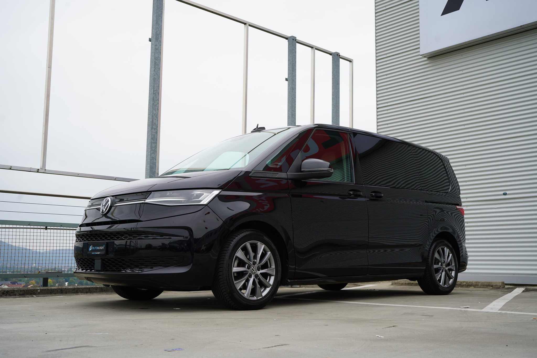 listing desktop thumbnail image 10