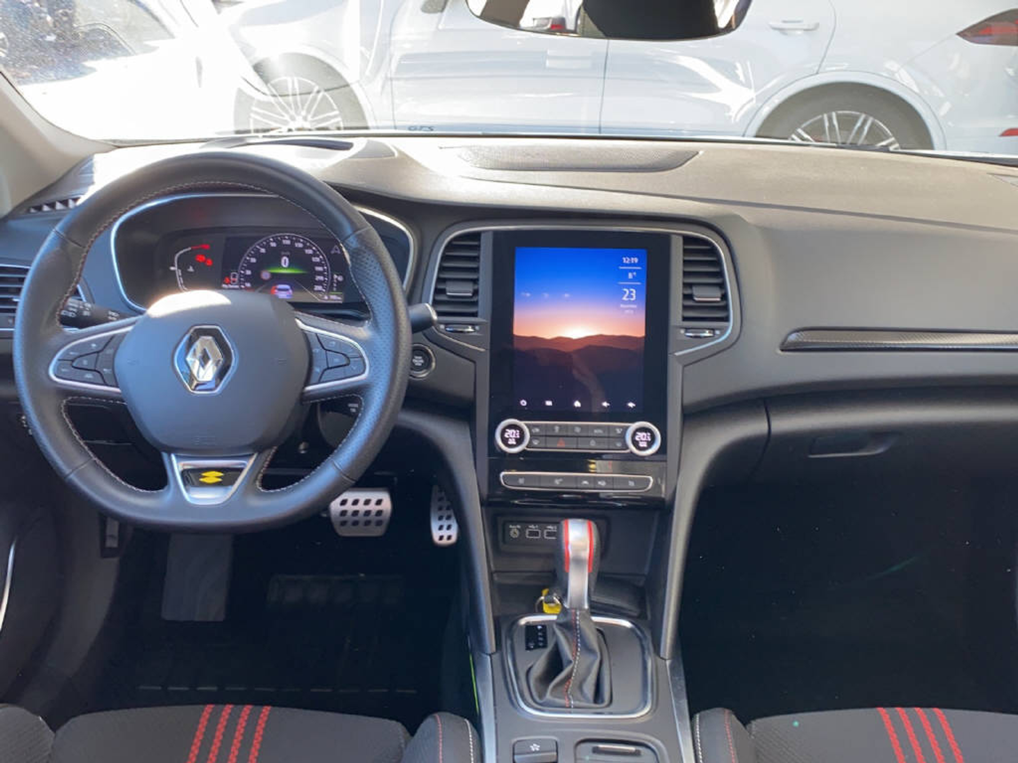 listing desktop thumbnail image 4