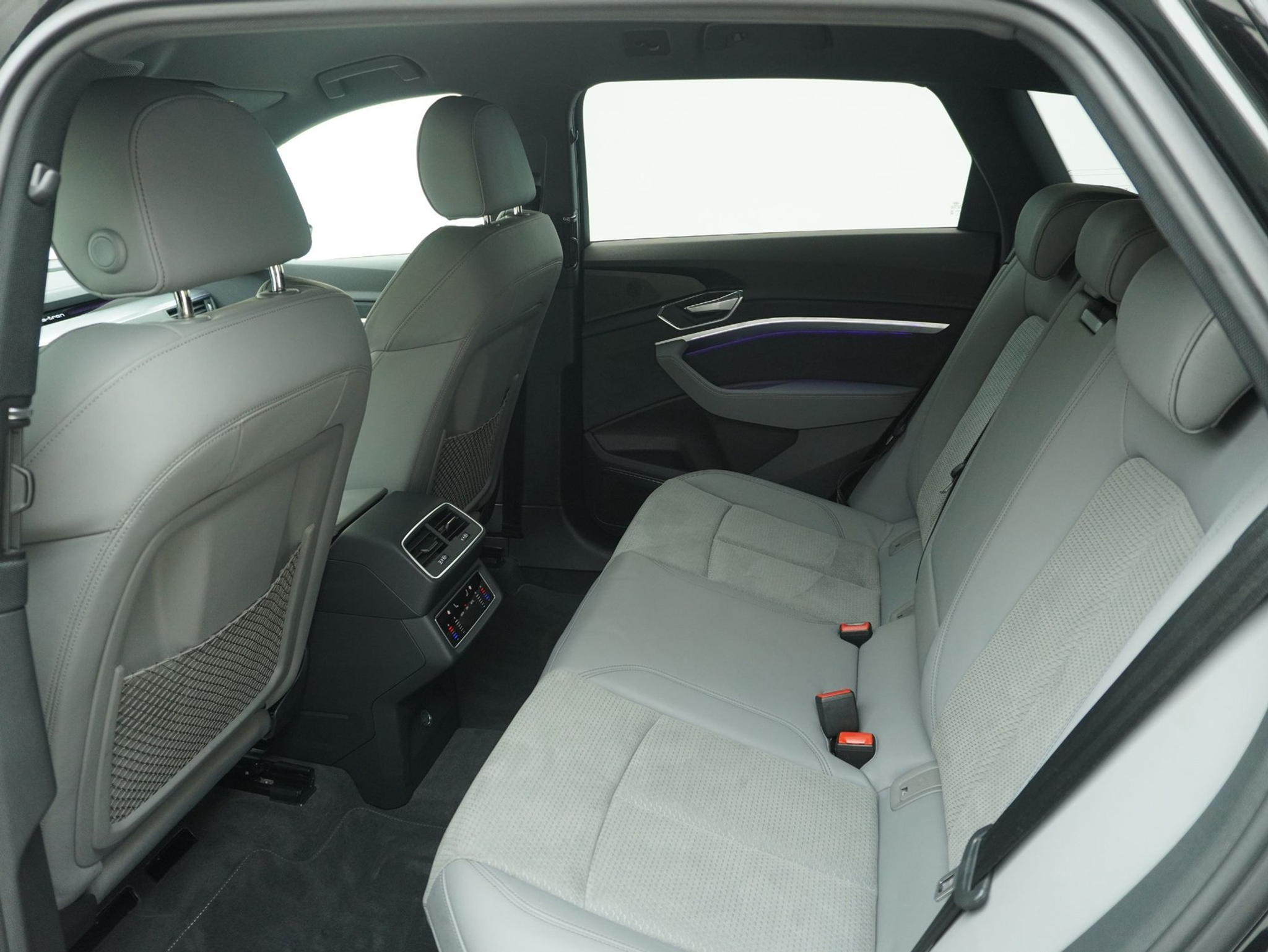 listing desktop thumbnail image 10