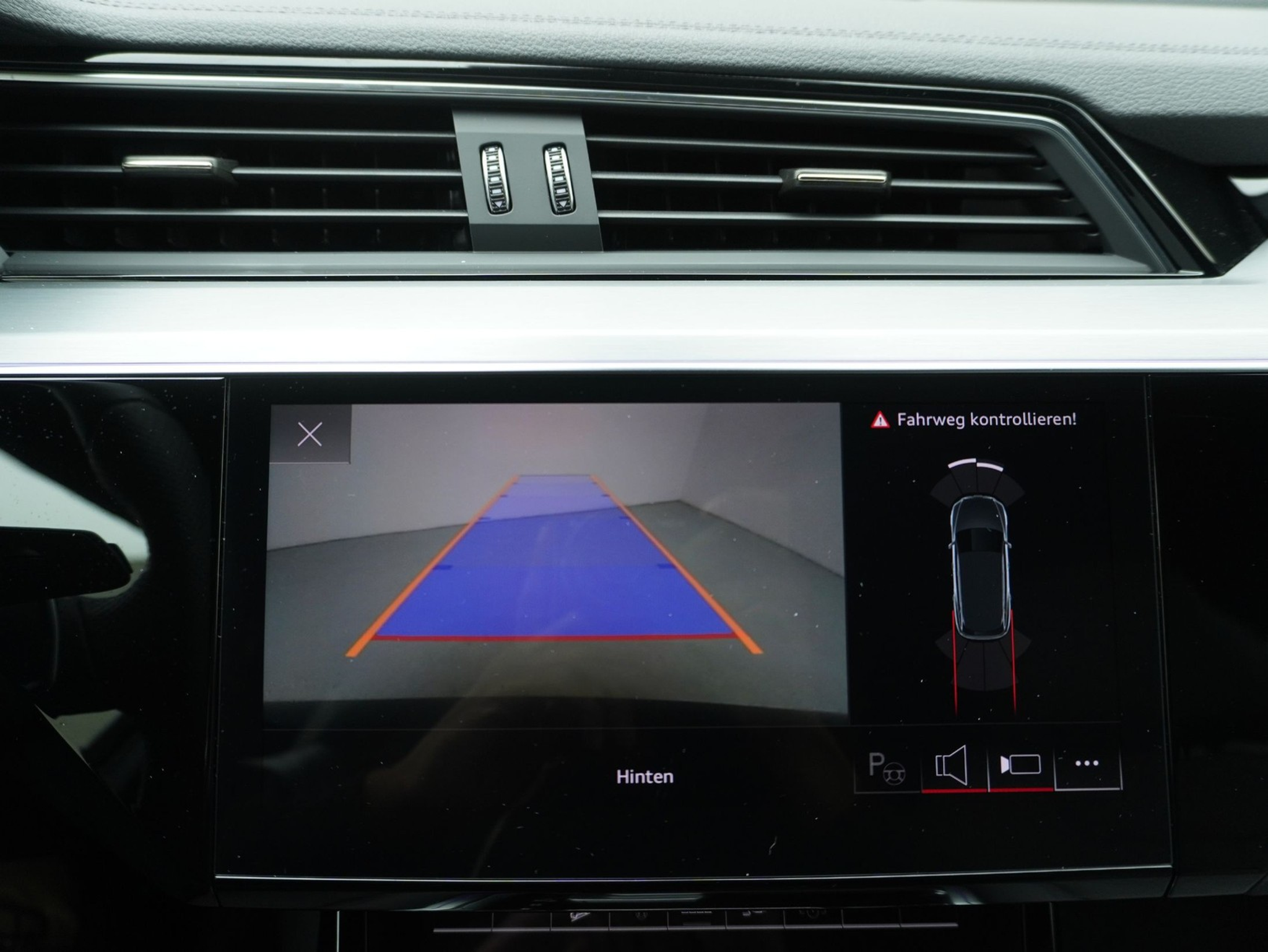 listing desktop thumbnail image 17