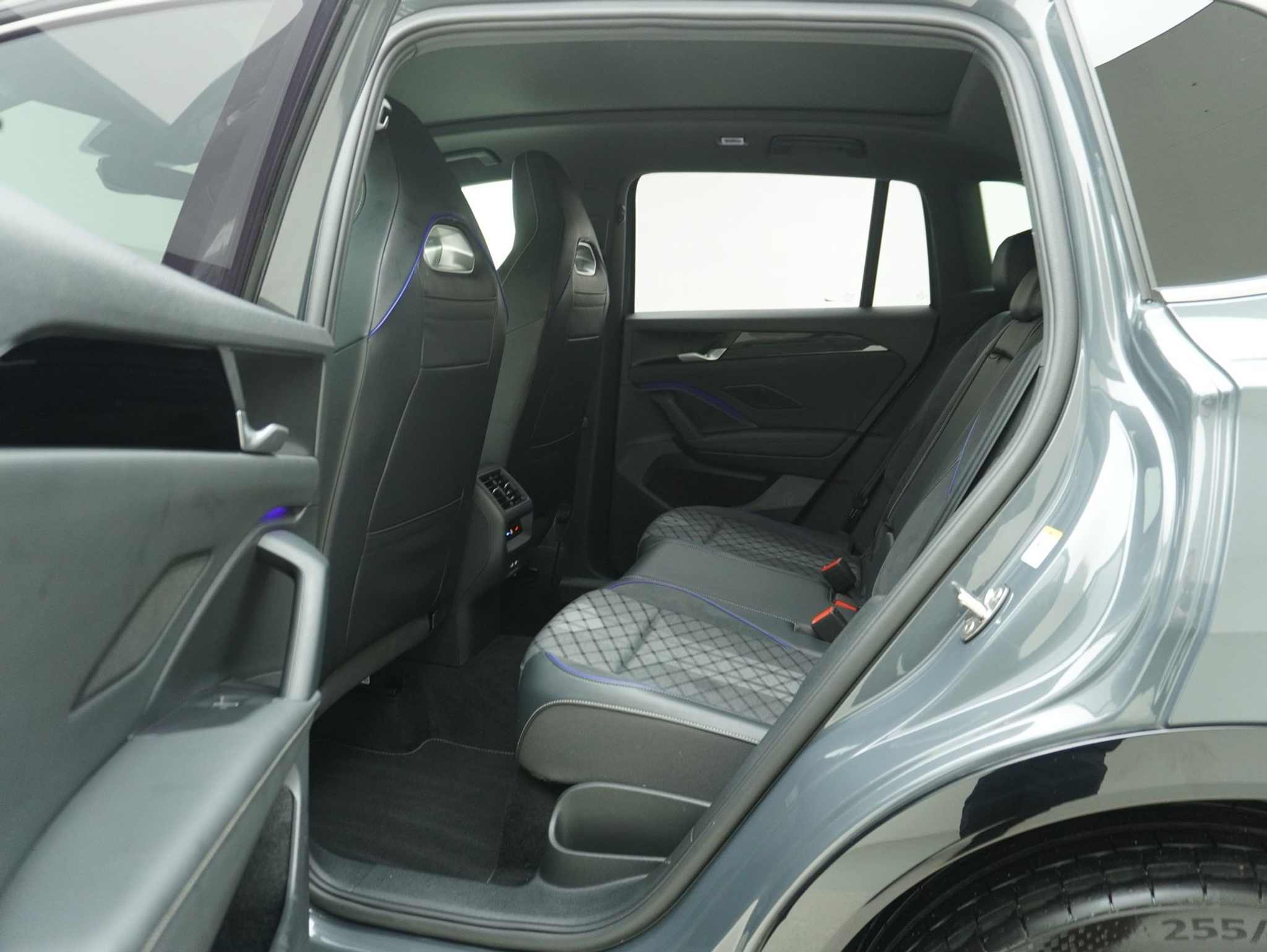 listing desktop thumbnail image 11