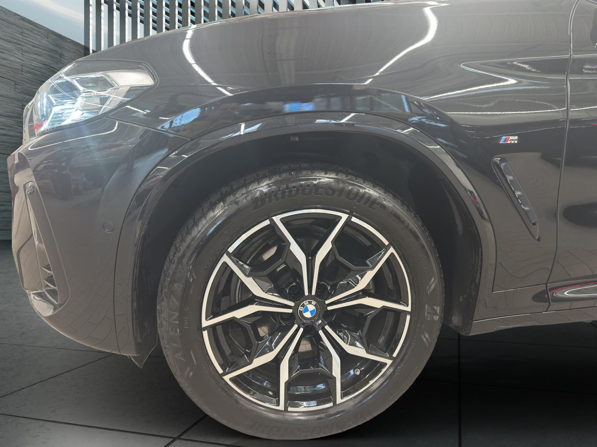 listing desktop thumbnail image 8