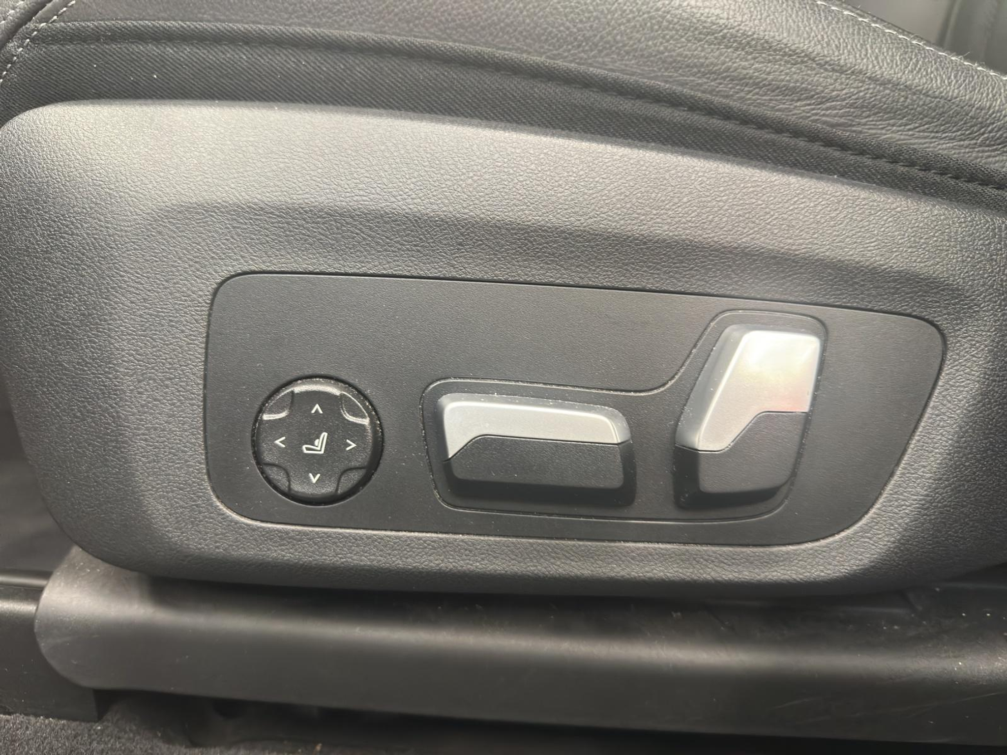 listing desktop thumbnail image 18