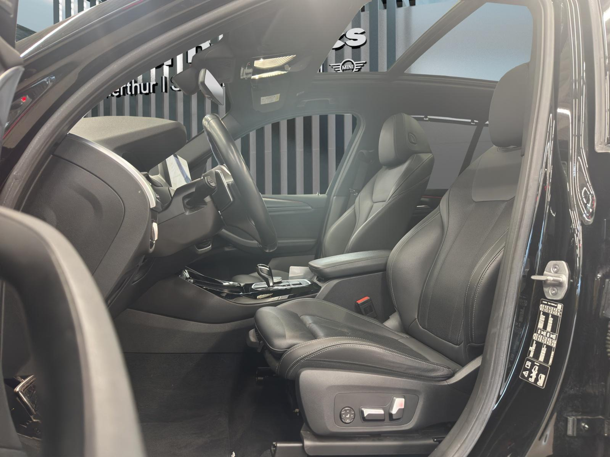 listing desktop thumbnail image 12