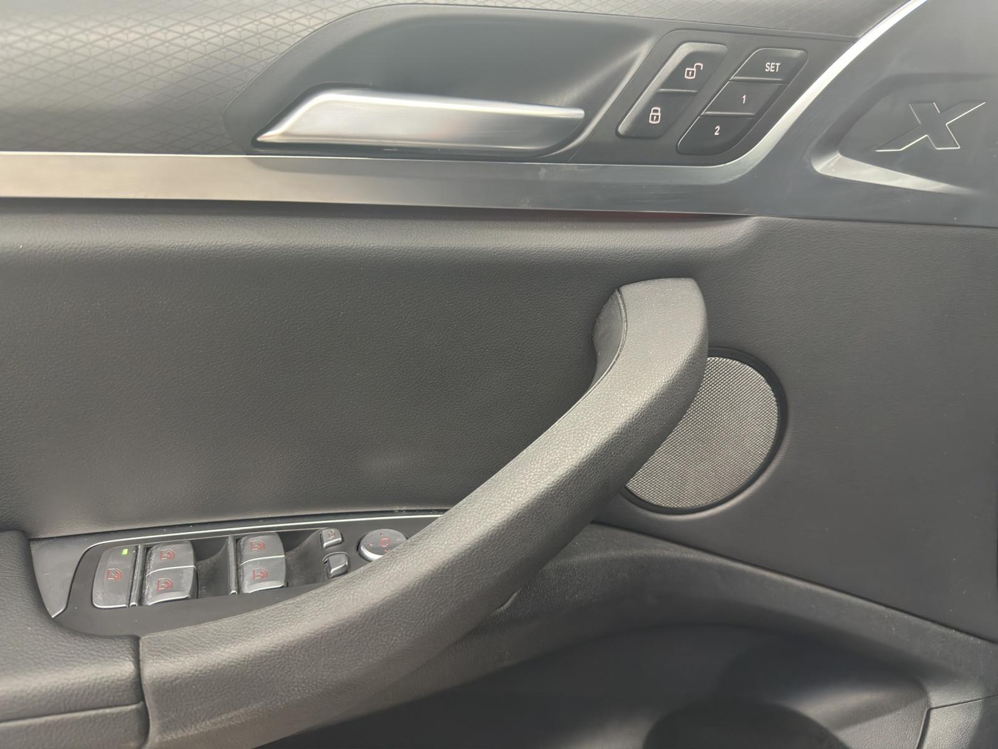 listing desktop thumbnail image 16