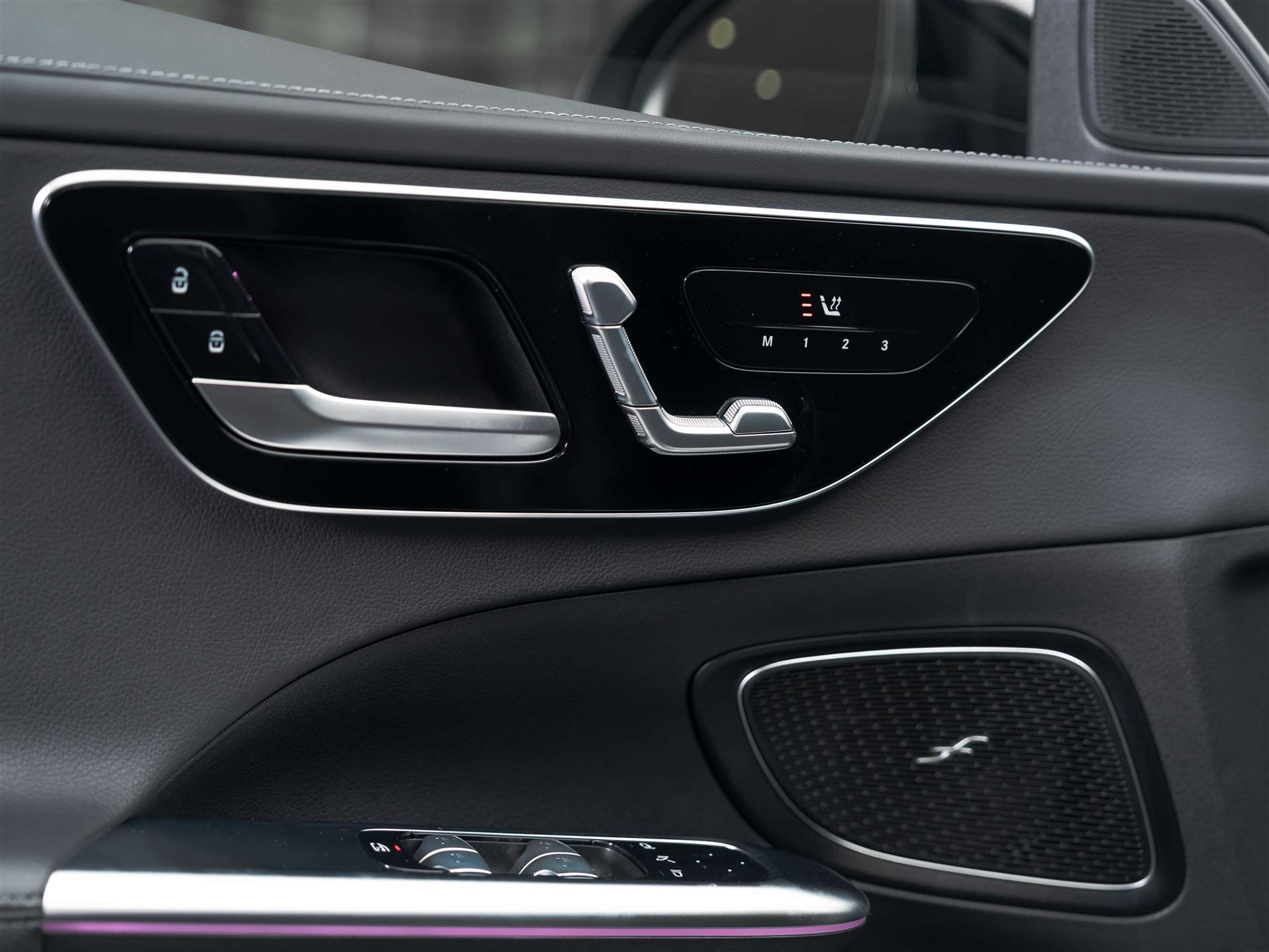 listing desktop thumbnail image 23