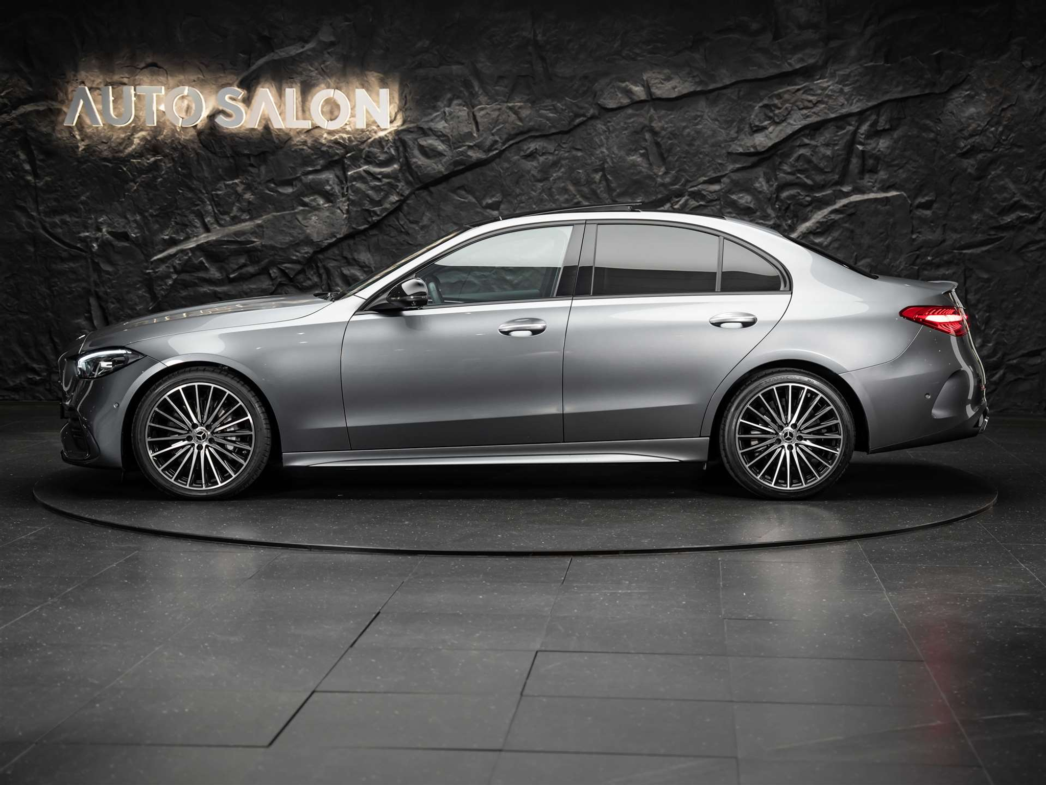 listing desktop thumbnail image 1