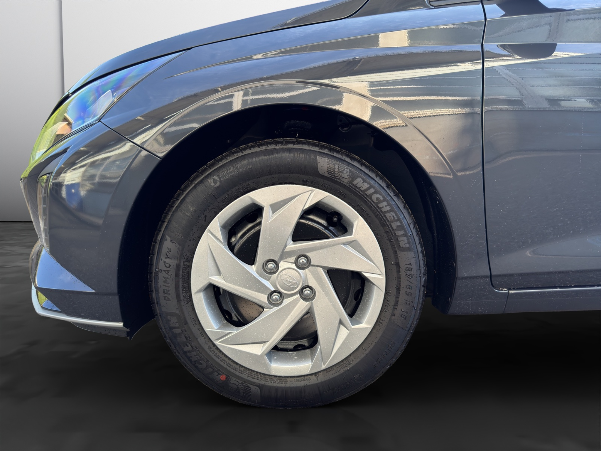 listing desktop thumbnail image 15