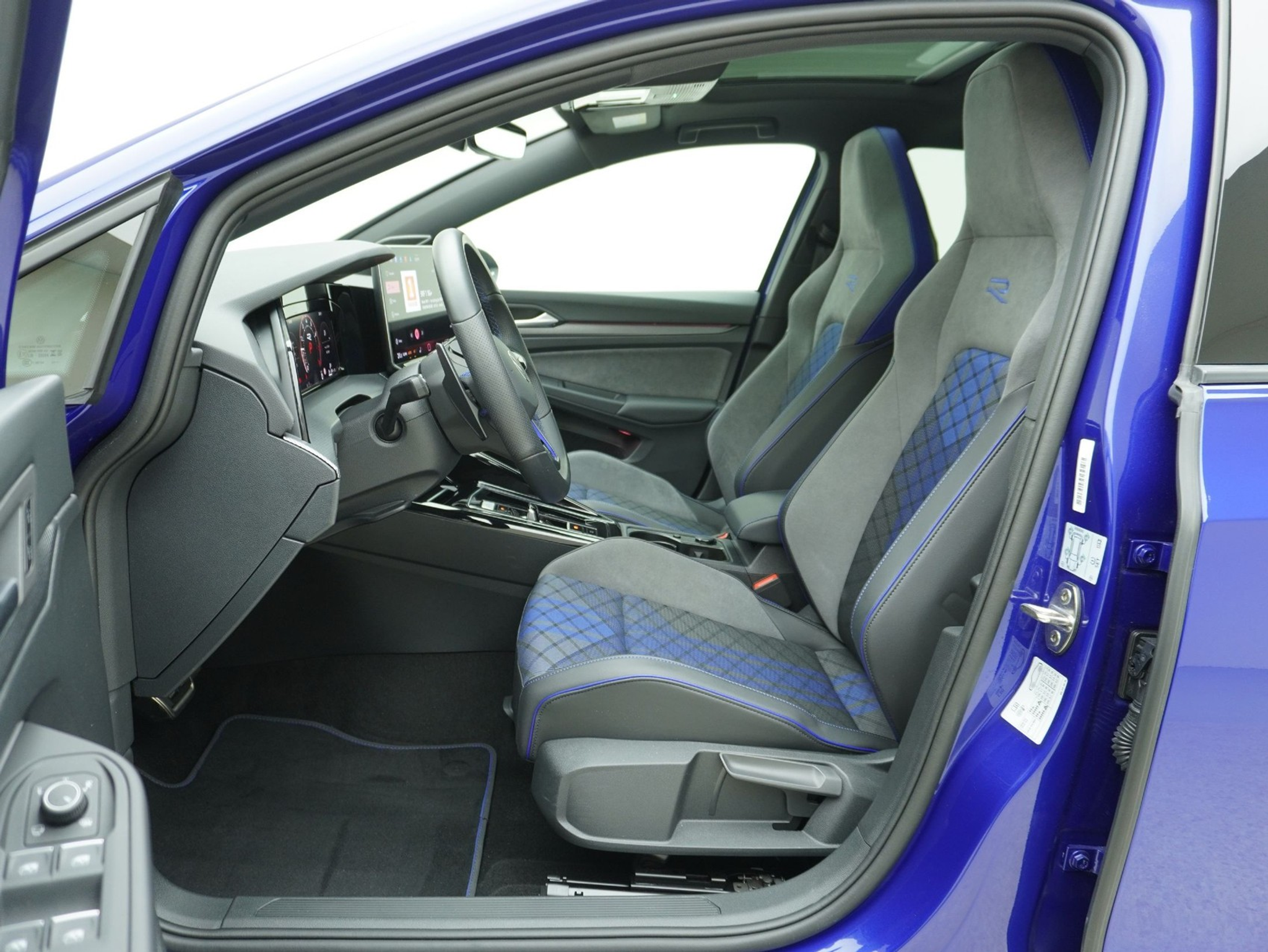 listing desktop thumbnail image 8