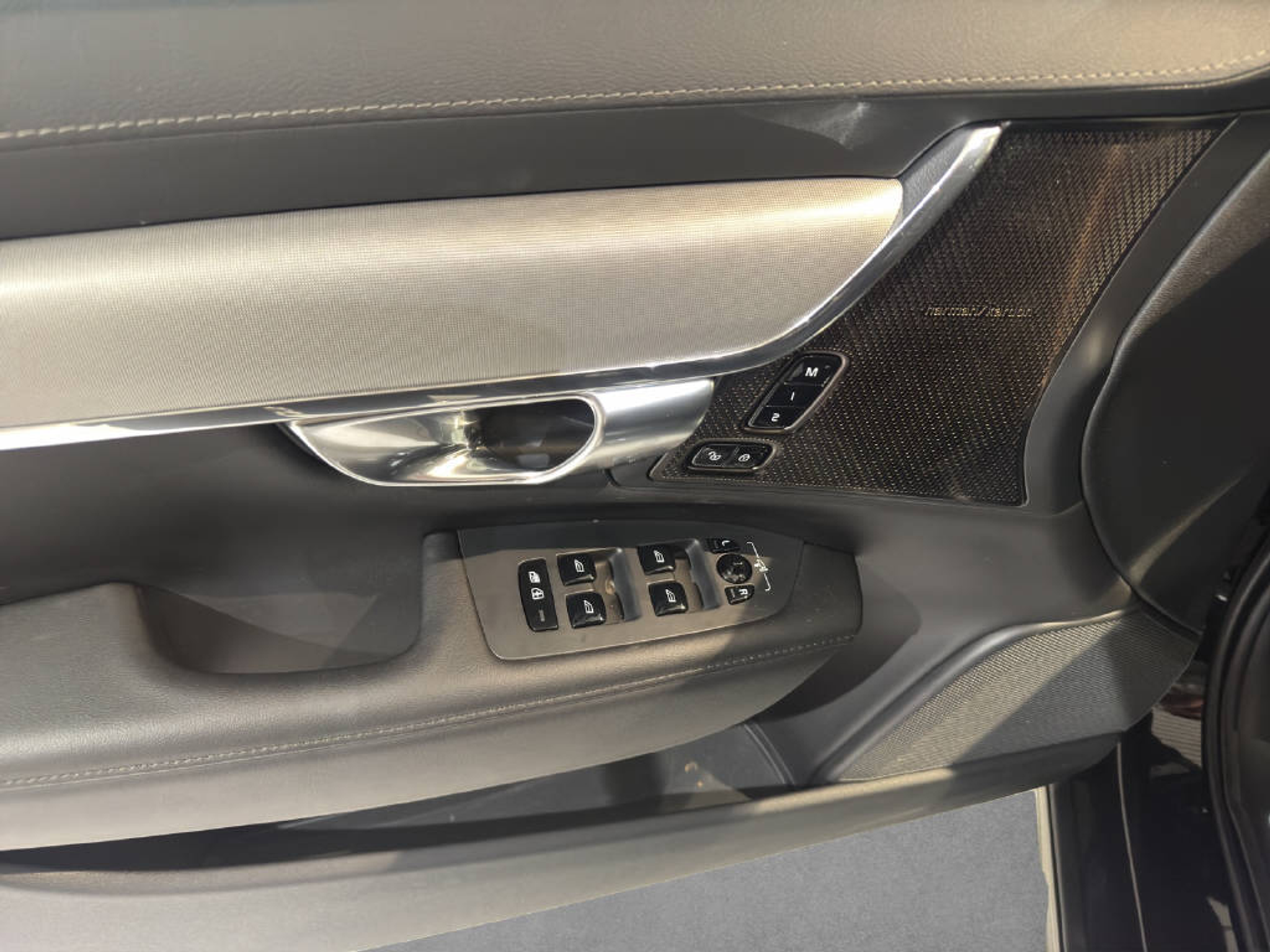 listing desktop thumbnail image 11