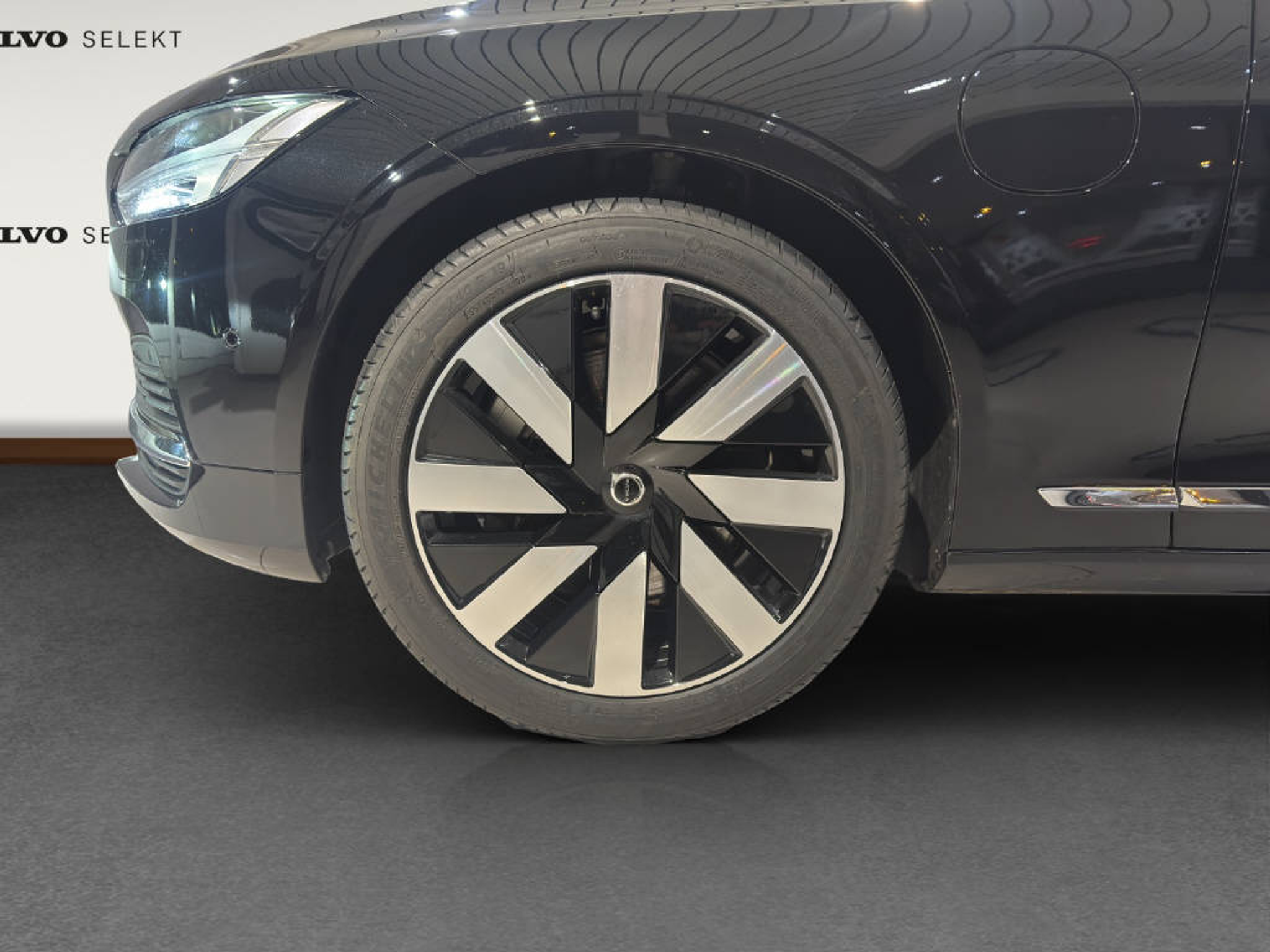 listing desktop thumbnail image 15