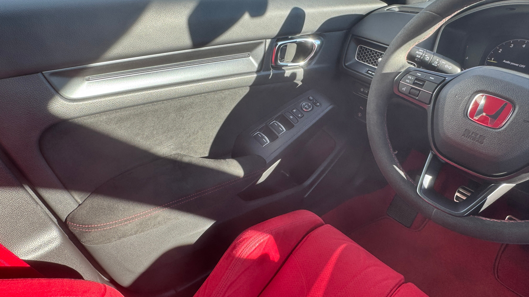 listing desktop thumbnail image 16