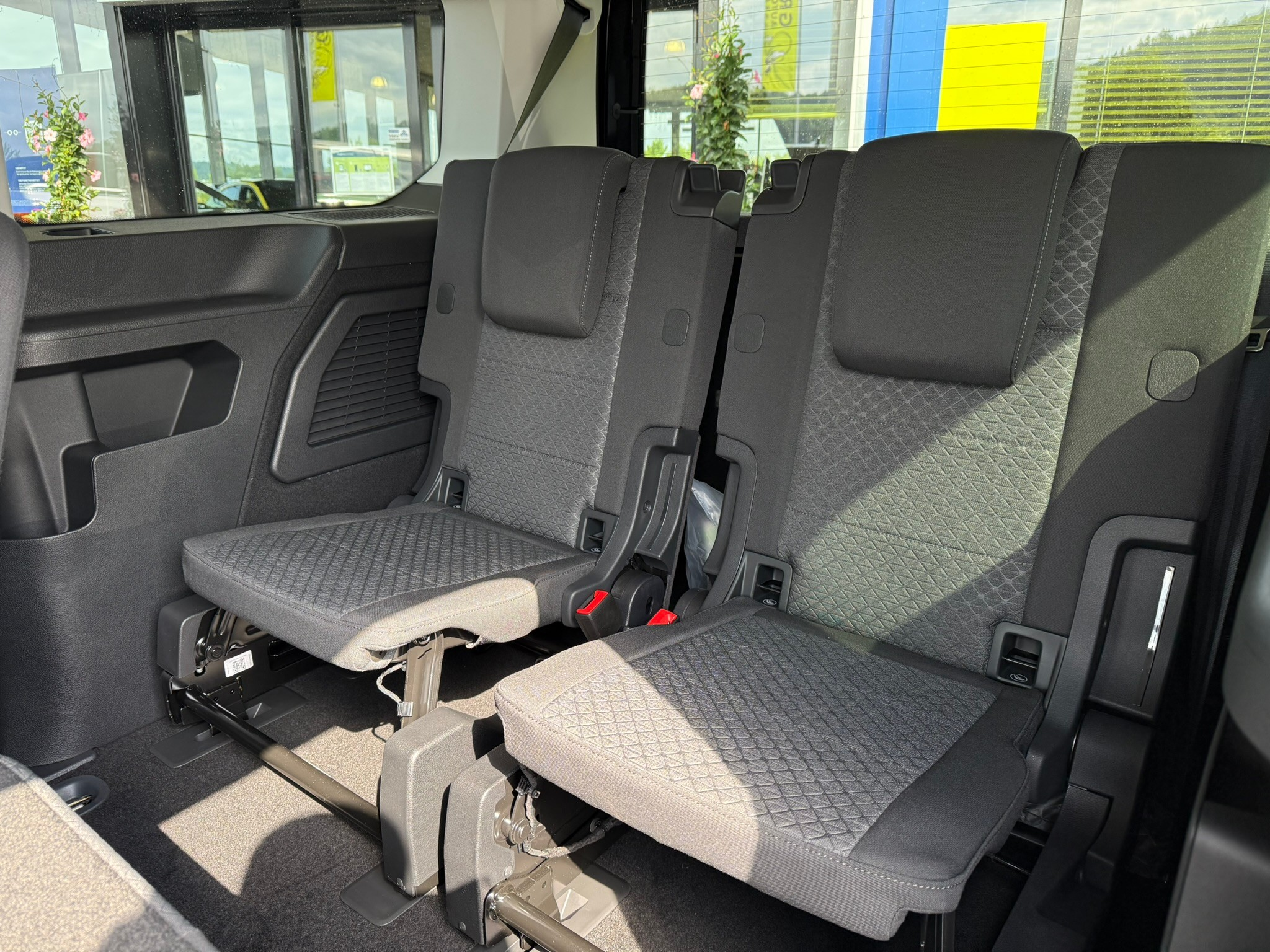 listing desktop thumbnail image 9