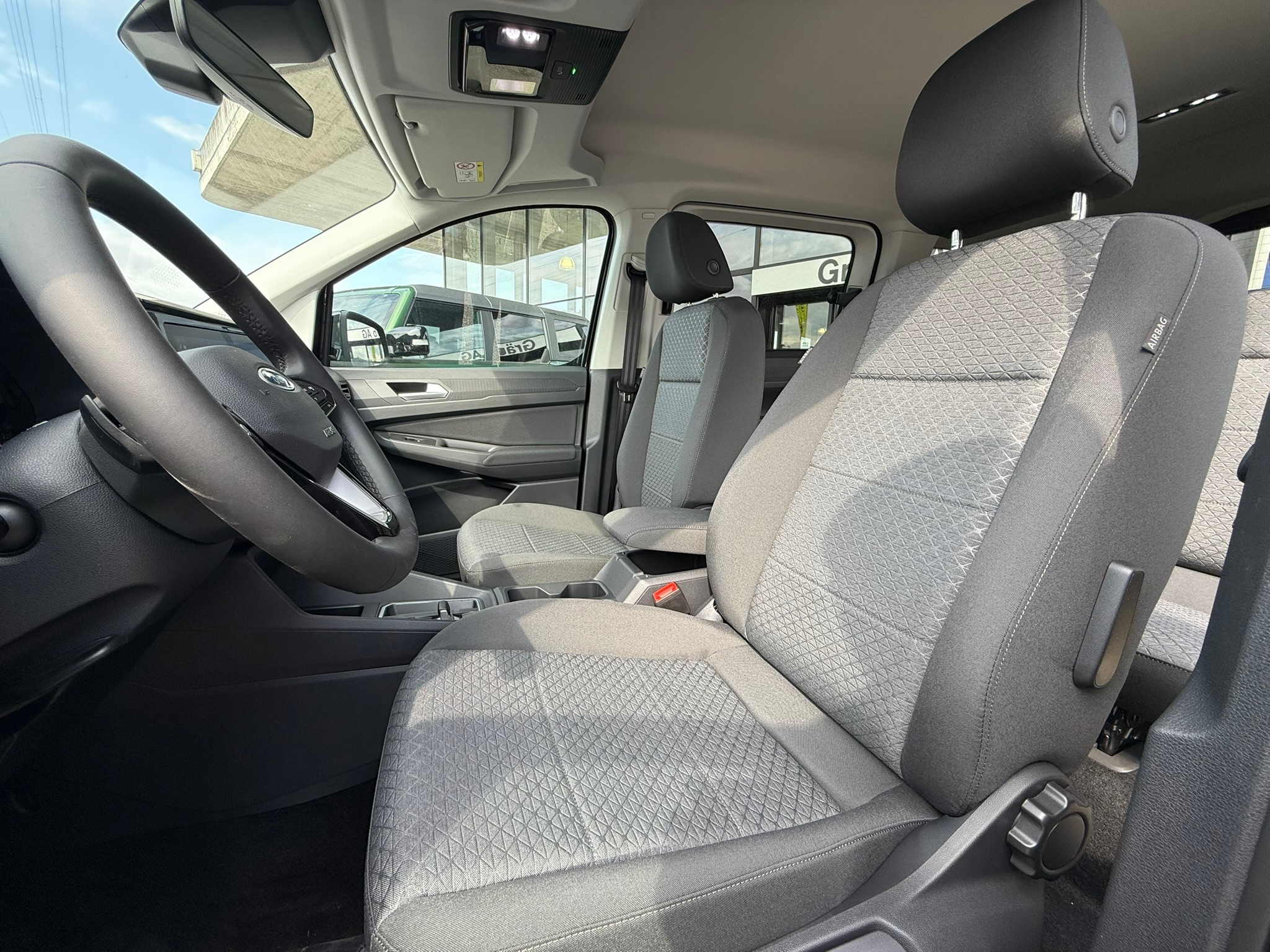 listing desktop thumbnail image 7