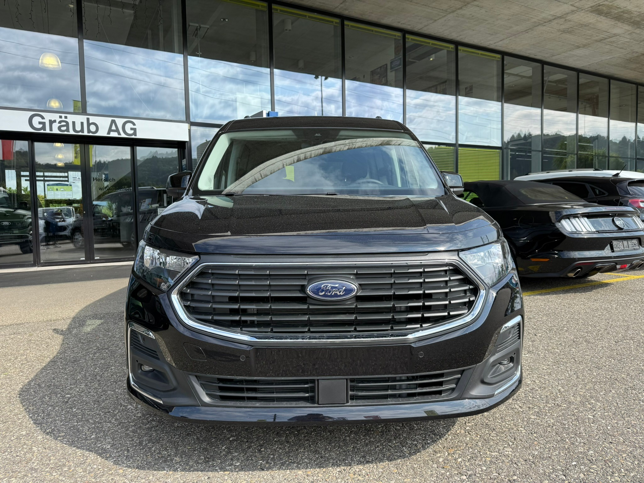 listing desktop thumbnail image 1