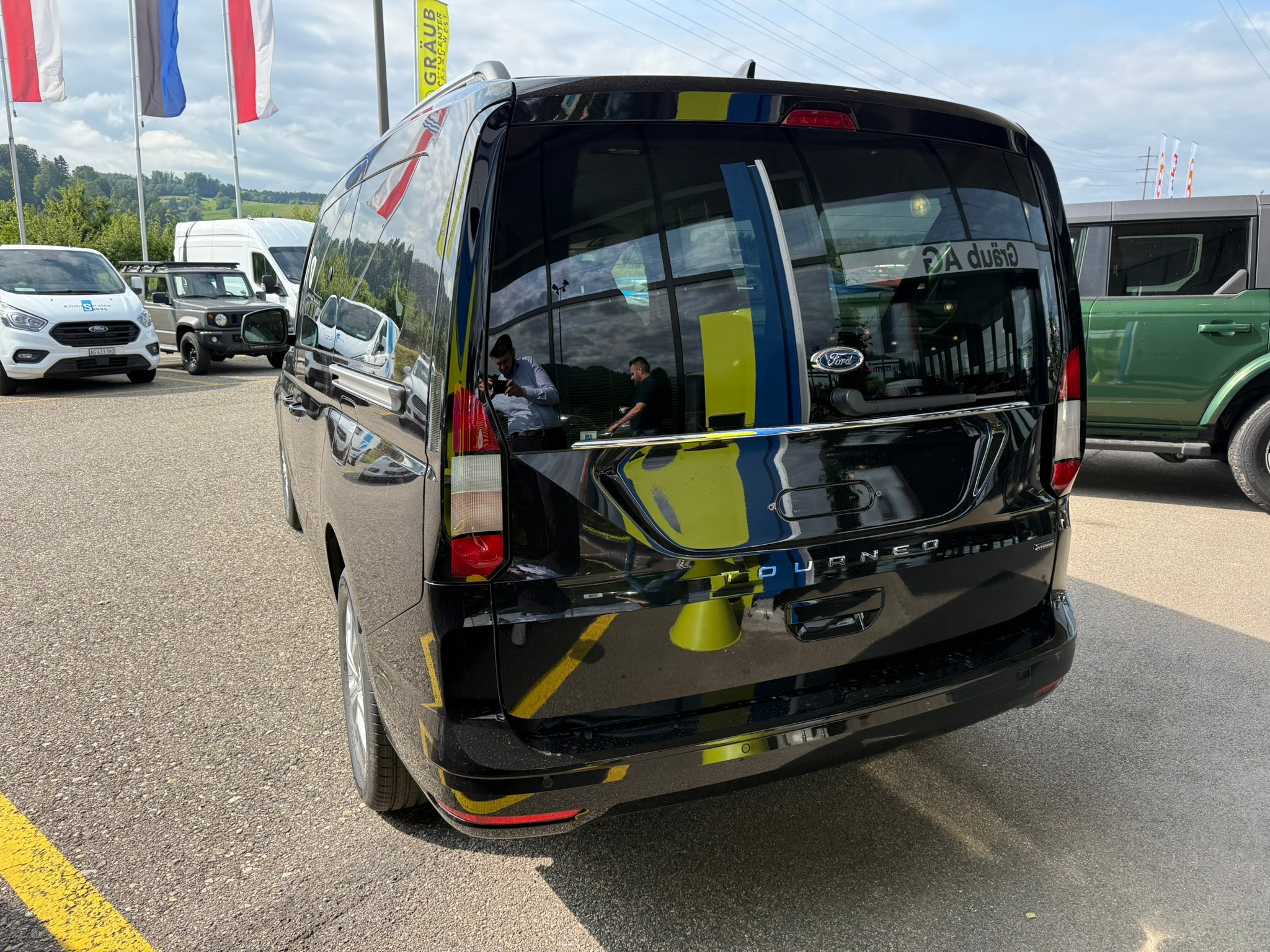 listing desktop thumbnail image 4