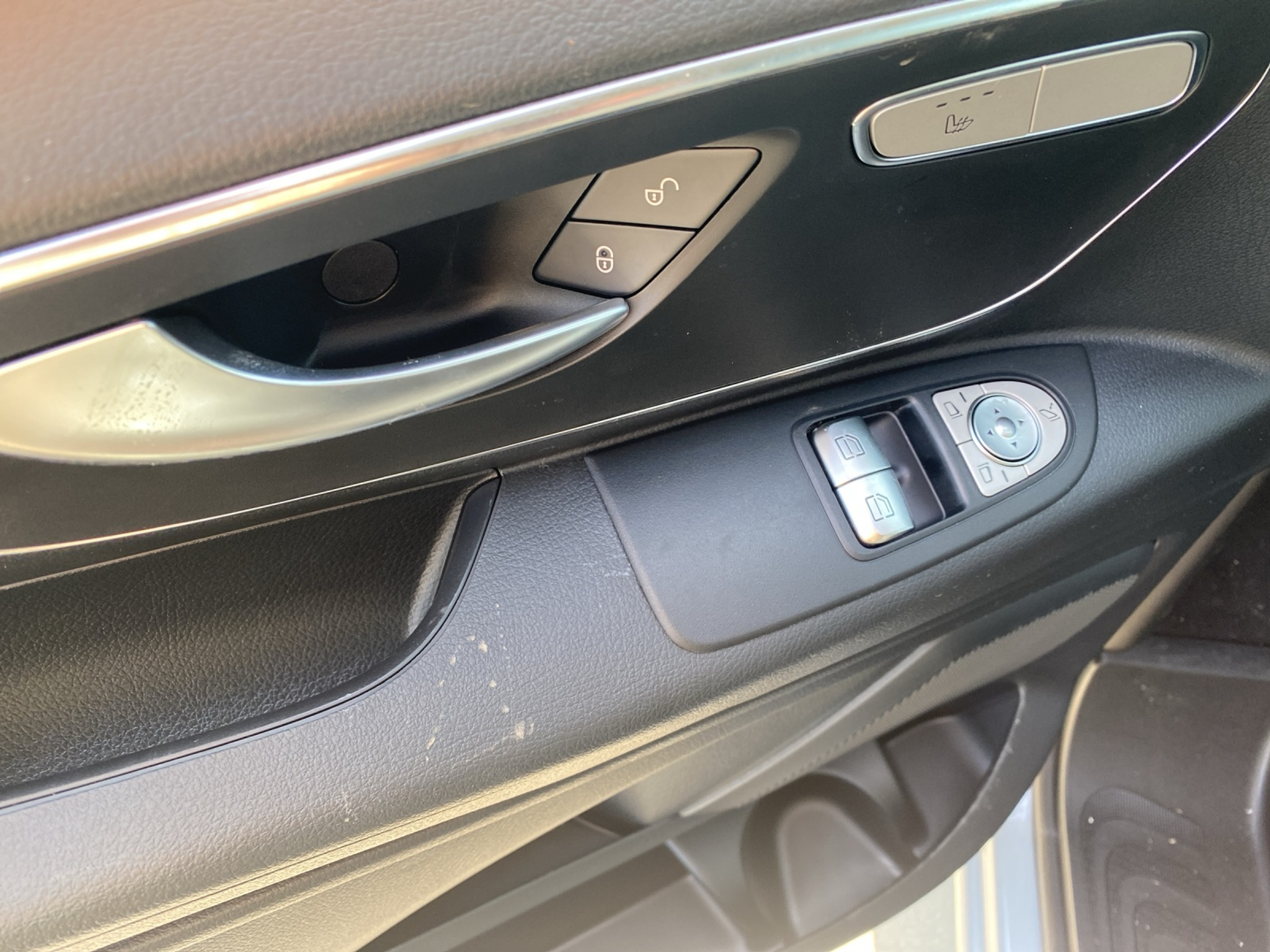 listing desktop thumbnail image 13