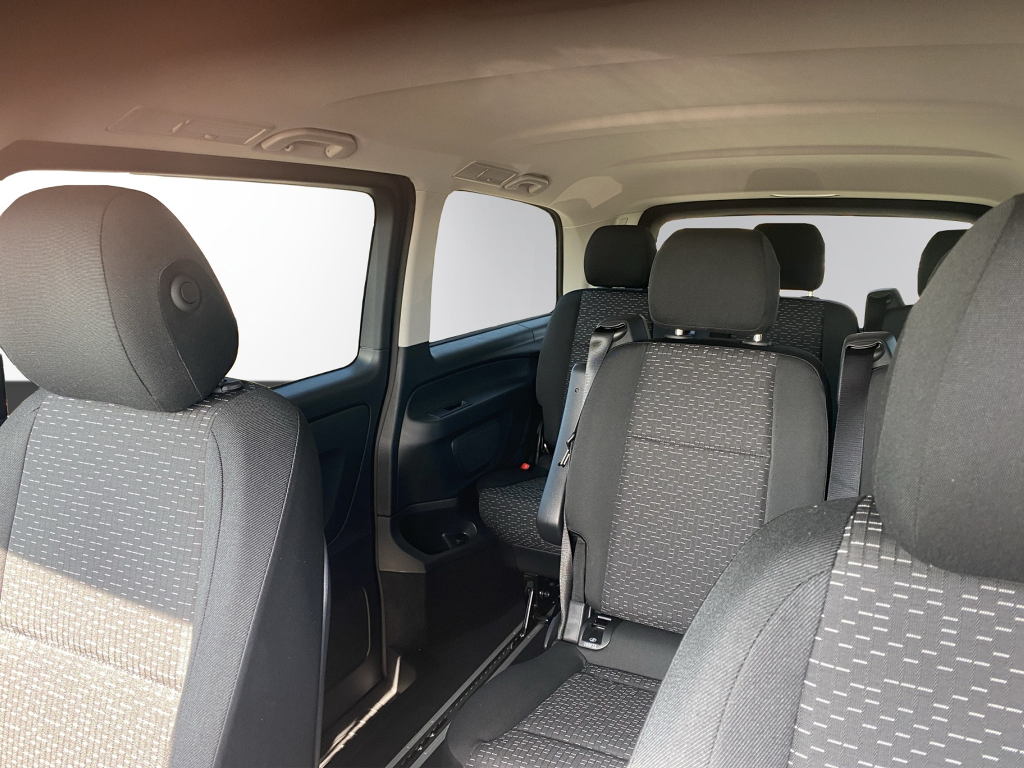 listing desktop thumbnail image 5