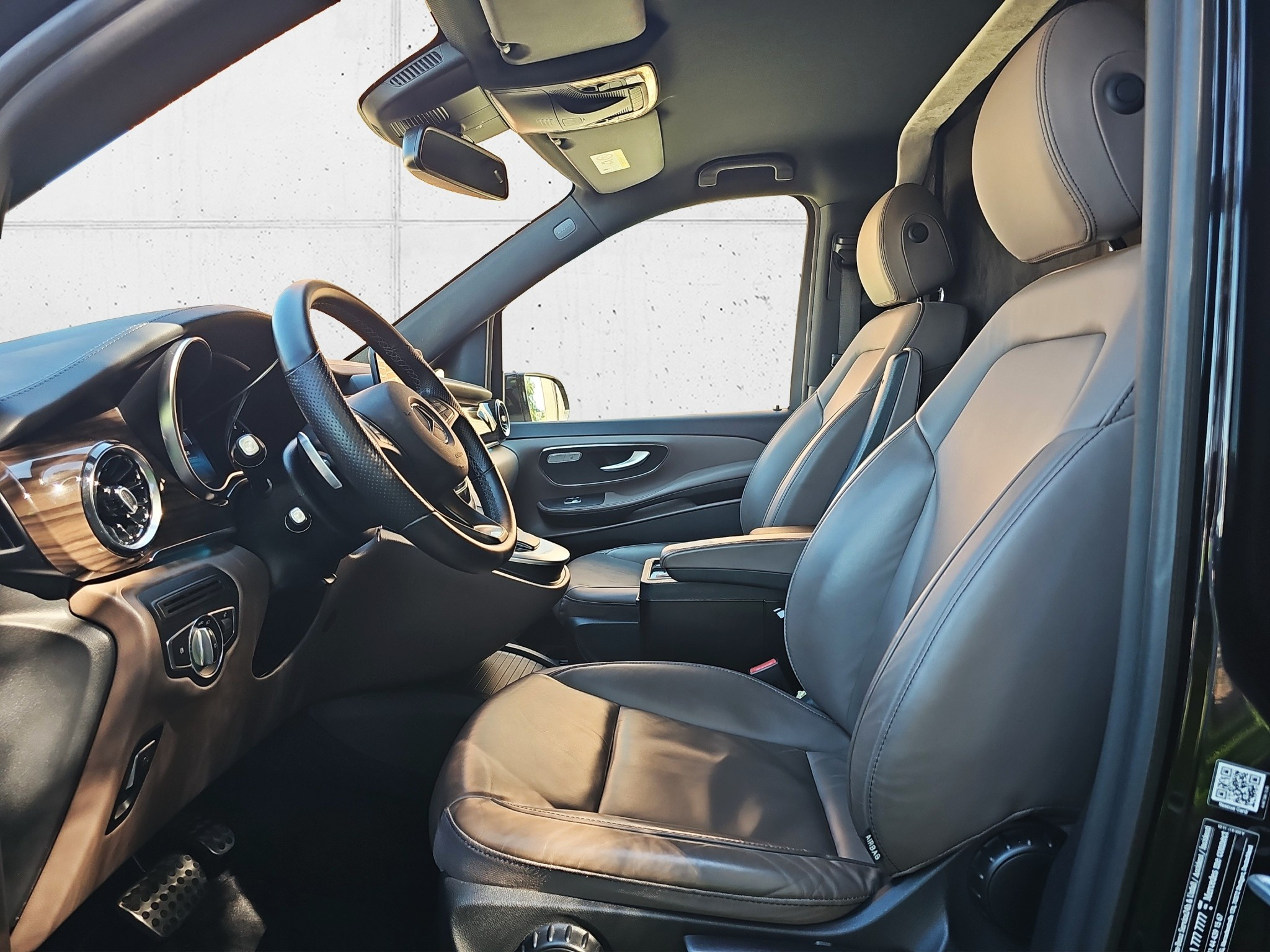 listing desktop thumbnail image 11