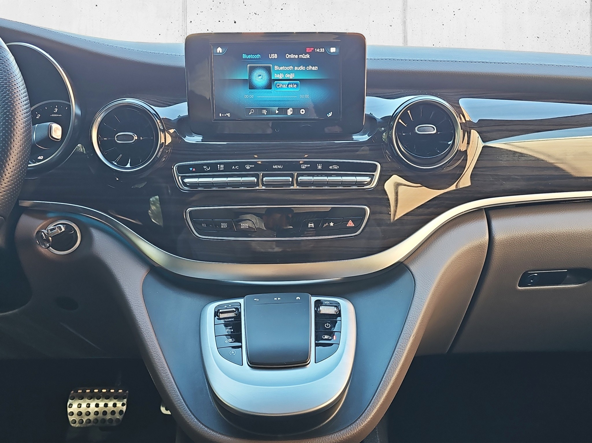 listing desktop thumbnail image 16