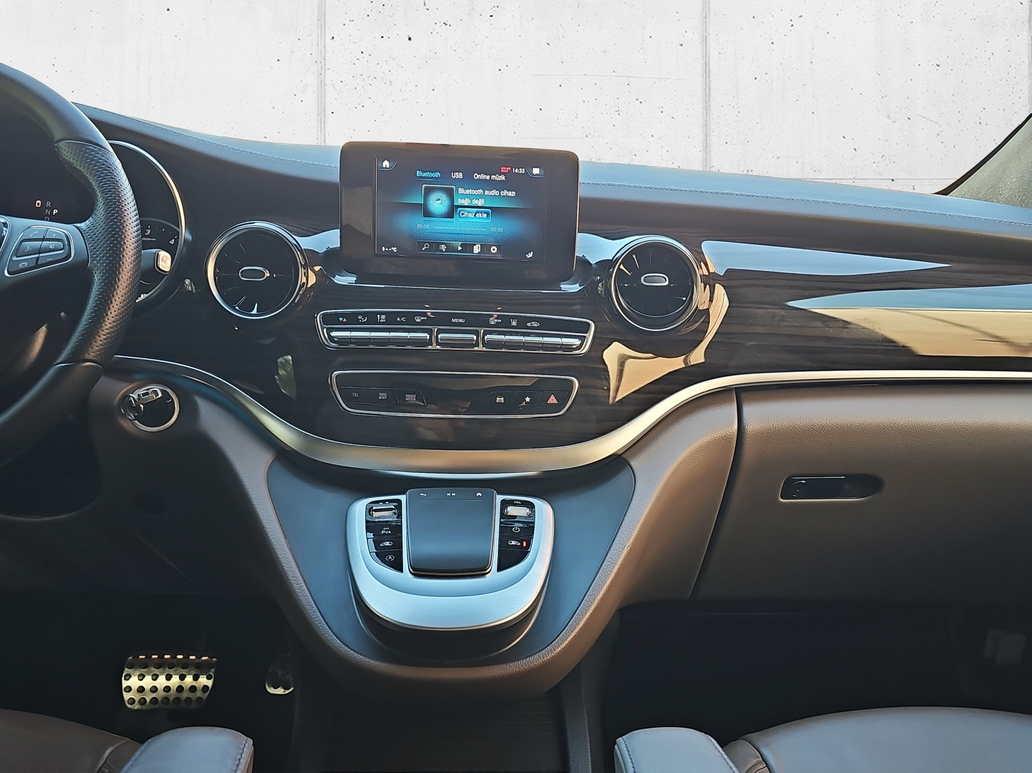 listing desktop thumbnail image 15