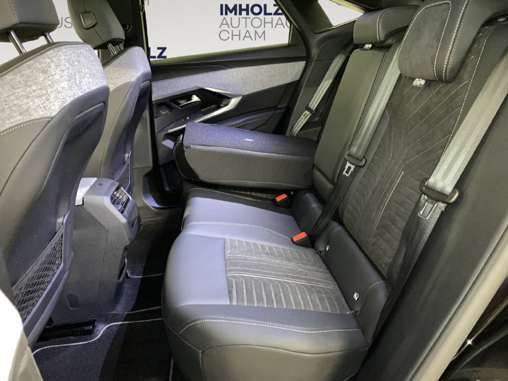 listing desktop thumbnail image 12