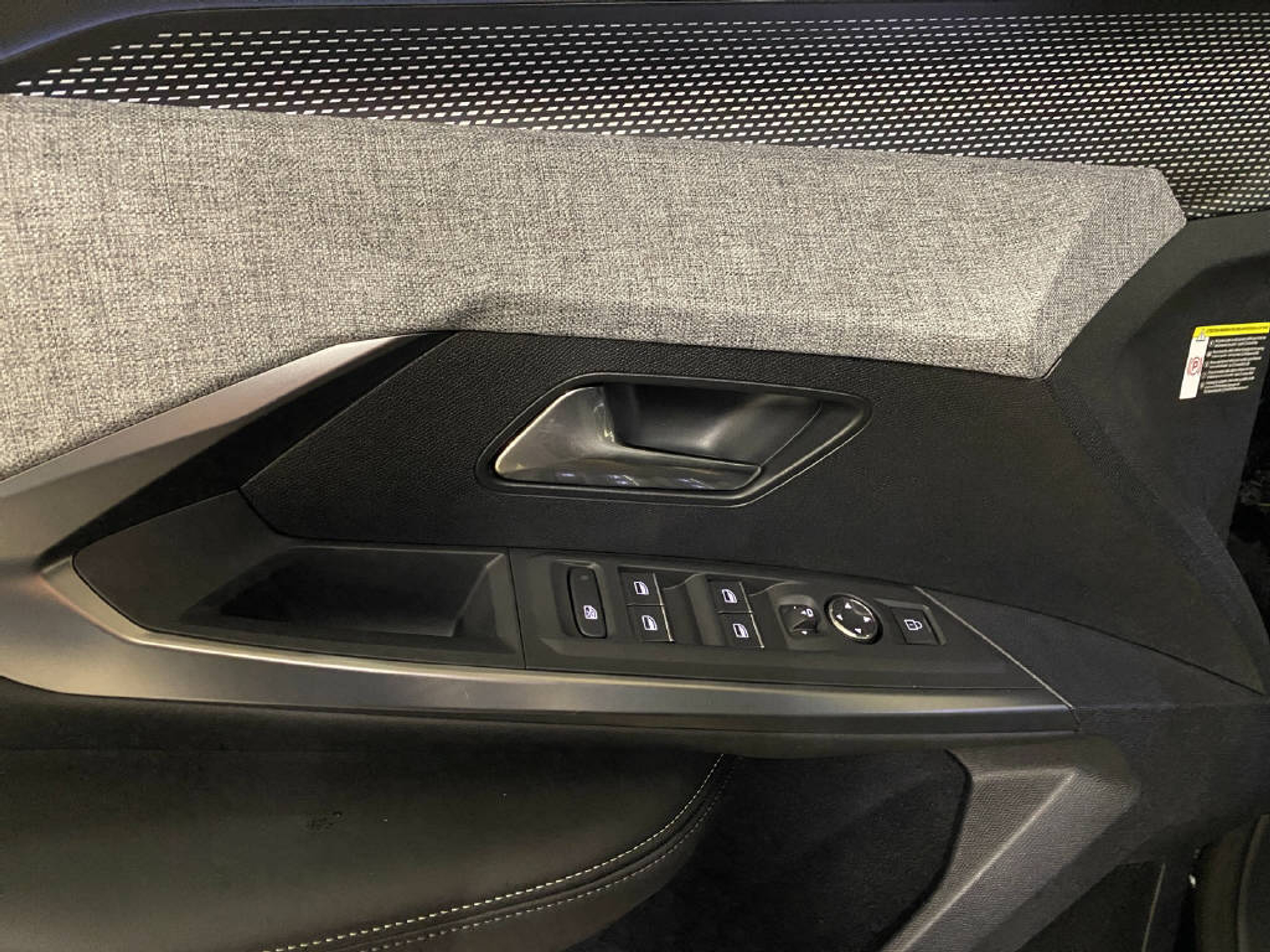 listing desktop thumbnail image 11