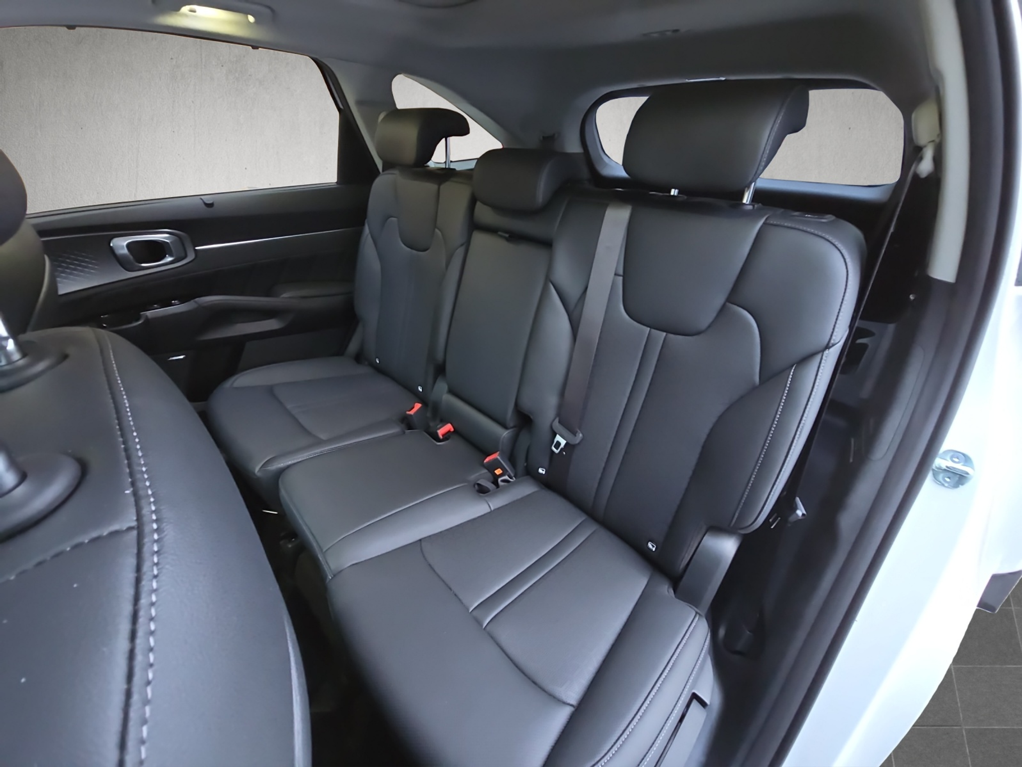 listing desktop thumbnail image 5