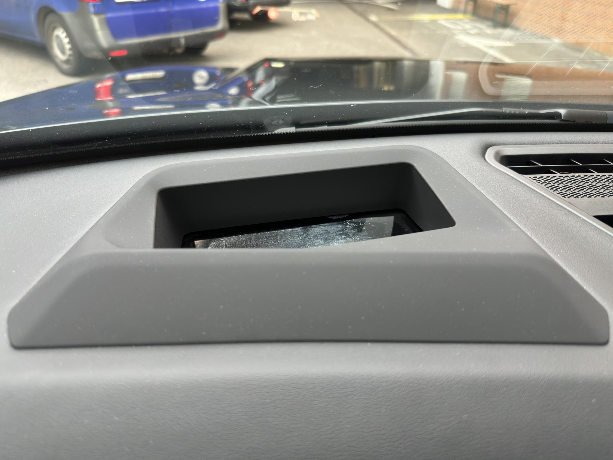 listing desktop thumbnail image 14